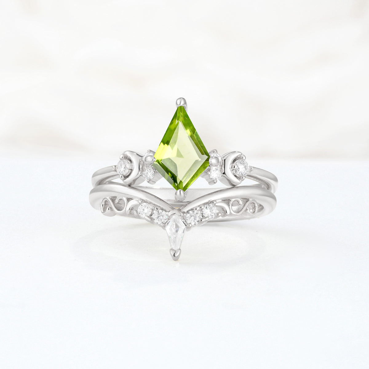 SR17118 Peridot Ring - Additional view