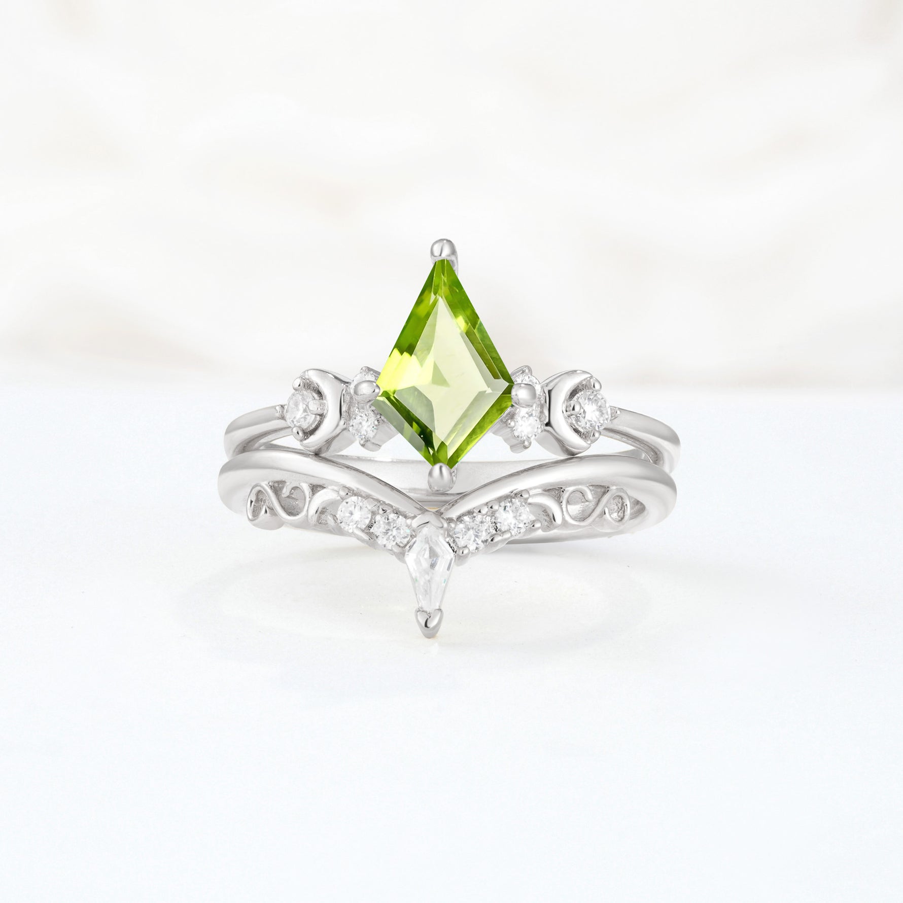 SR17118 Peridot Ring - Additional view