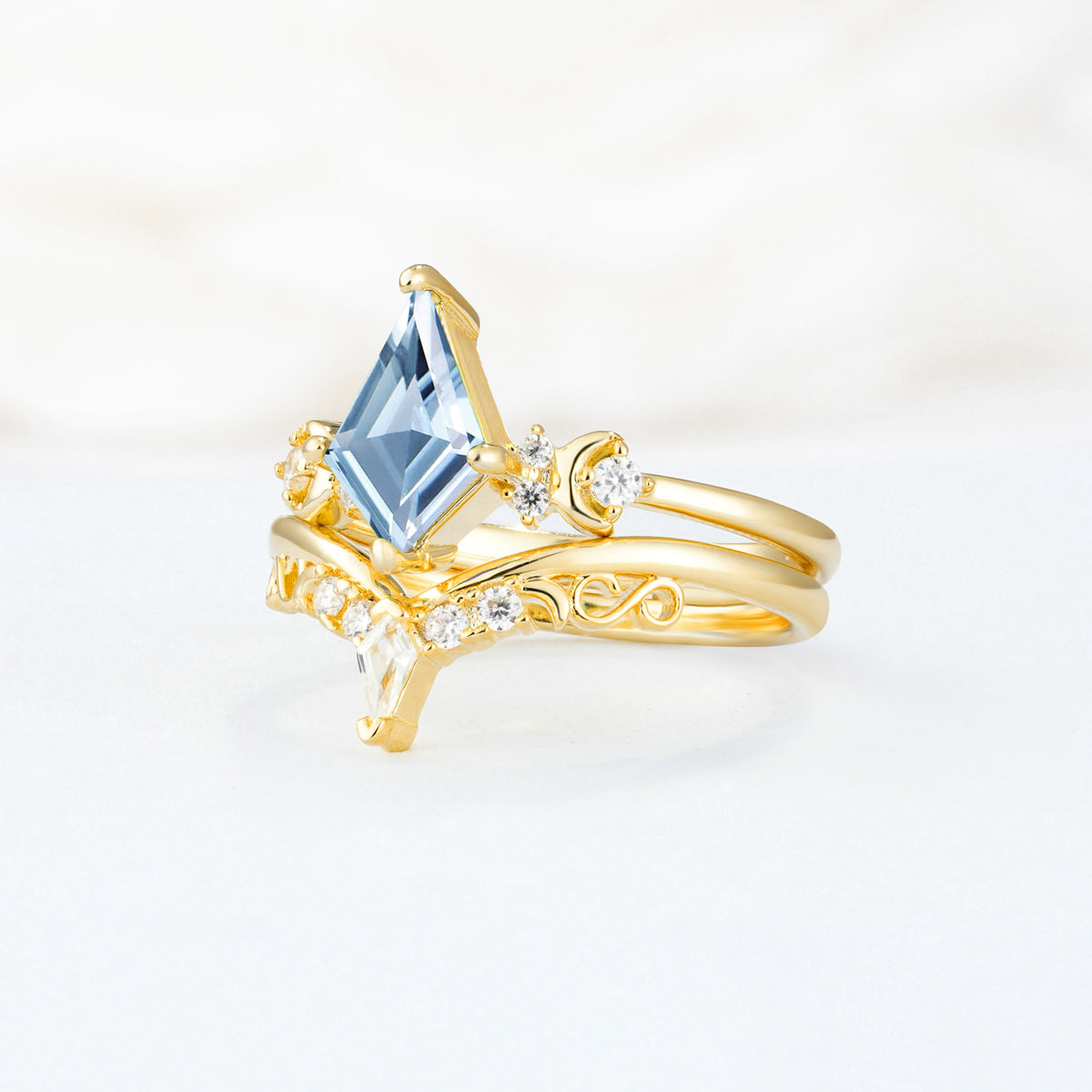 SR17118 Aquamarine Ring - White-Gold