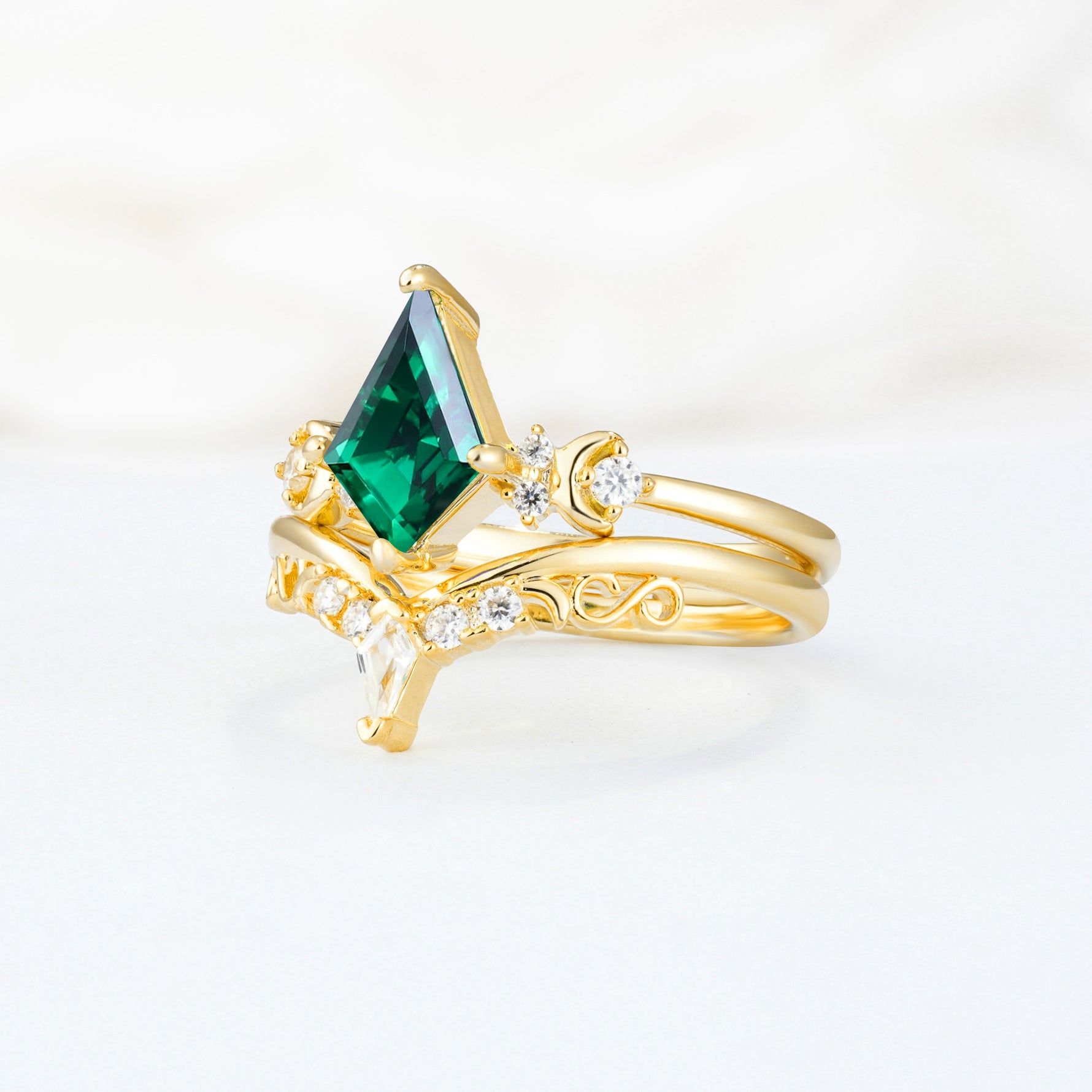 SR17118 Emerald Ring - White-Gold
