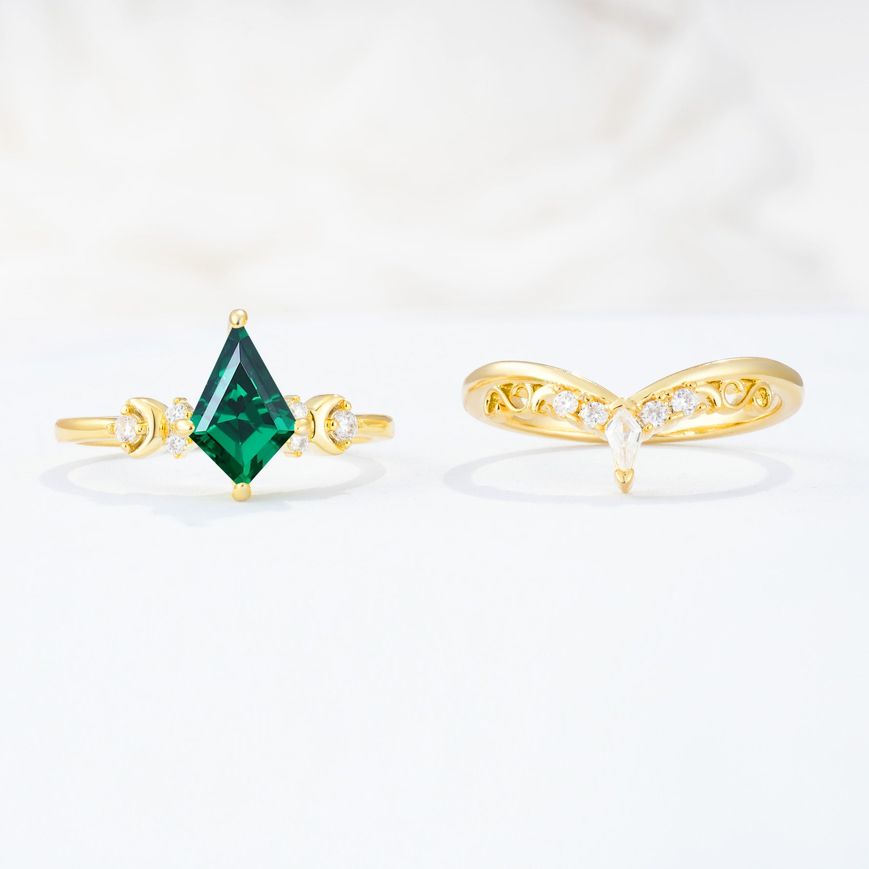 SR17118 Emerald Ring - Additional view