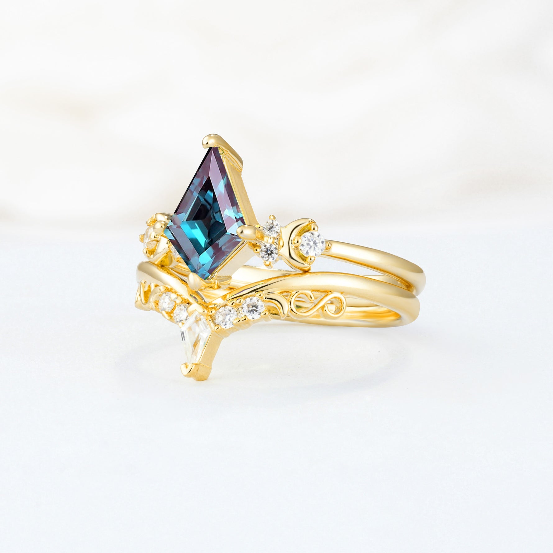 SR17118 Alexandrite Ring - White-Gold