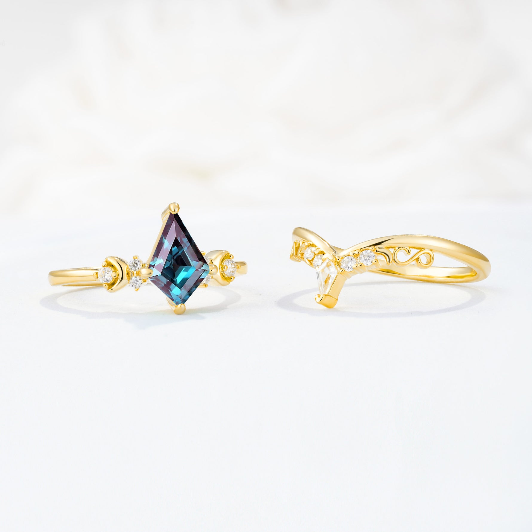 SR17118 Alexandrite Ring - Additional view