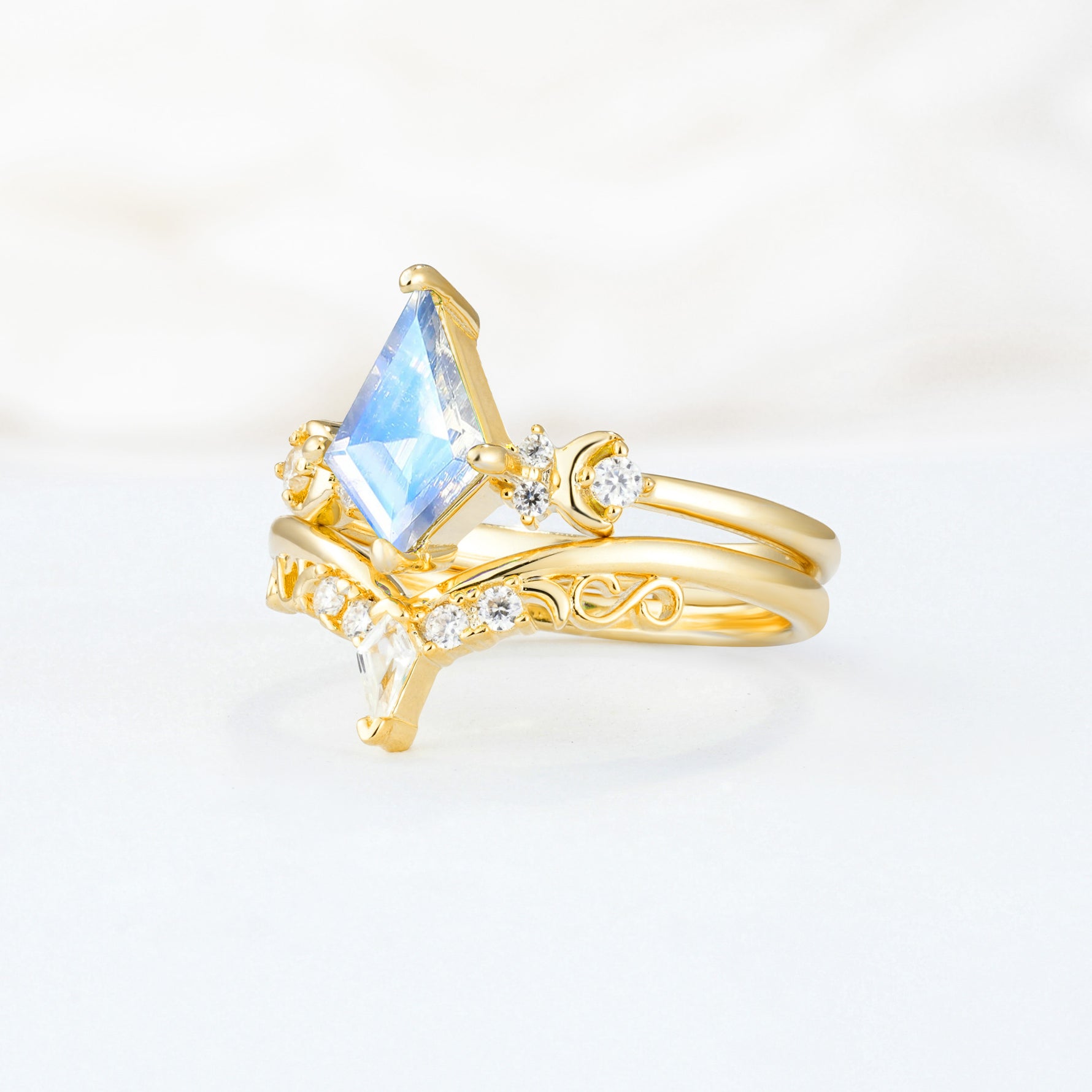 SR17118 Moonstone Ring - White-Gold