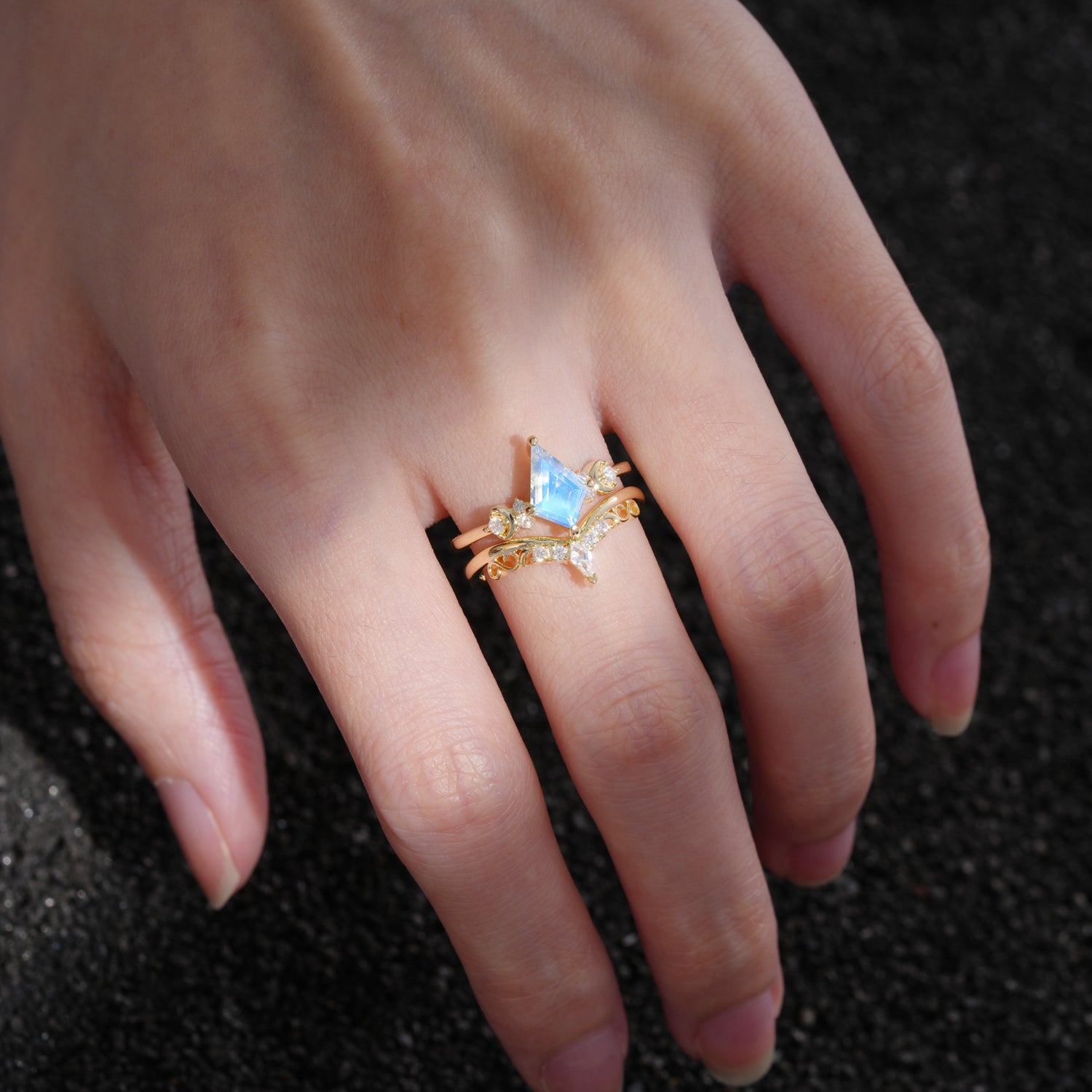 SR17118 Moonstone Ring - Rose-Gold