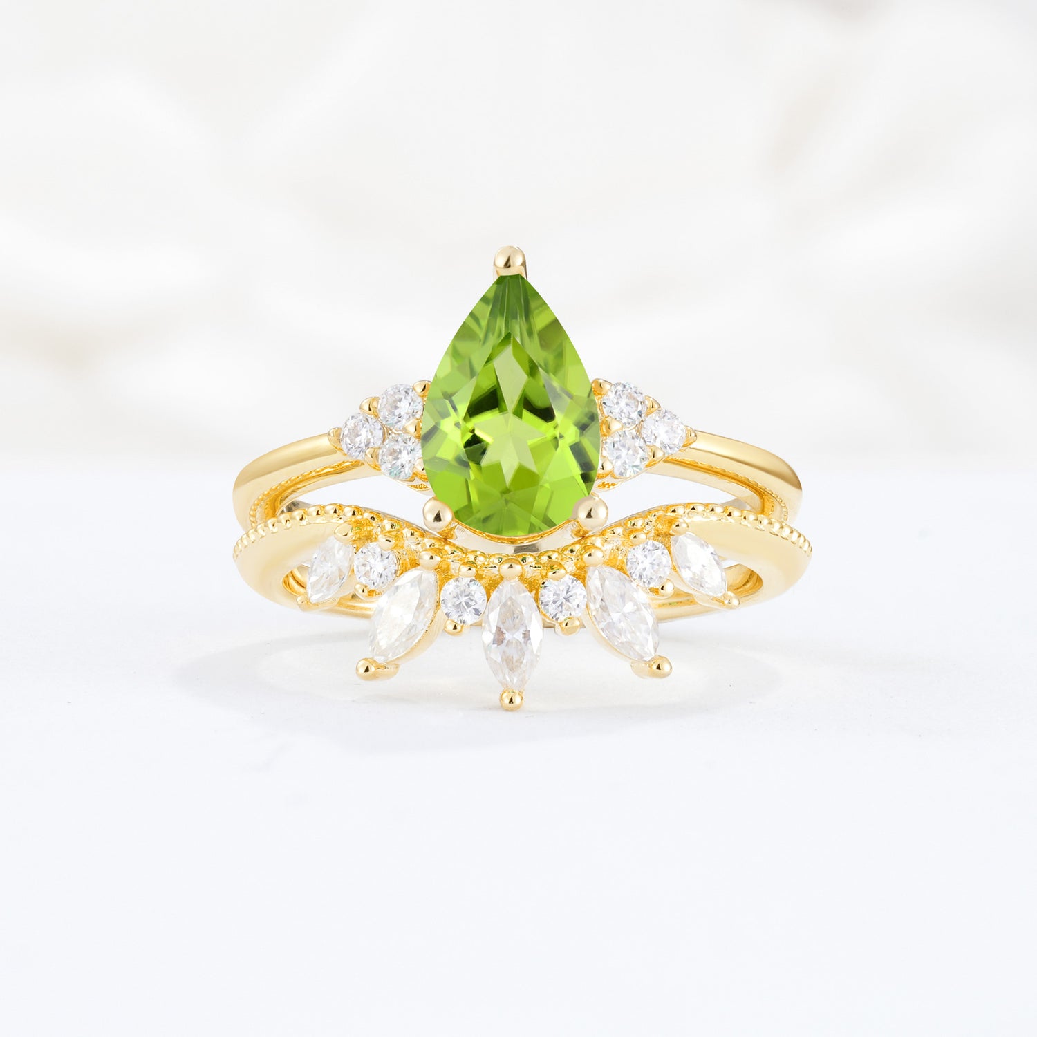 Classic Luxury Pear Cut Peridot Bridal Ring Set