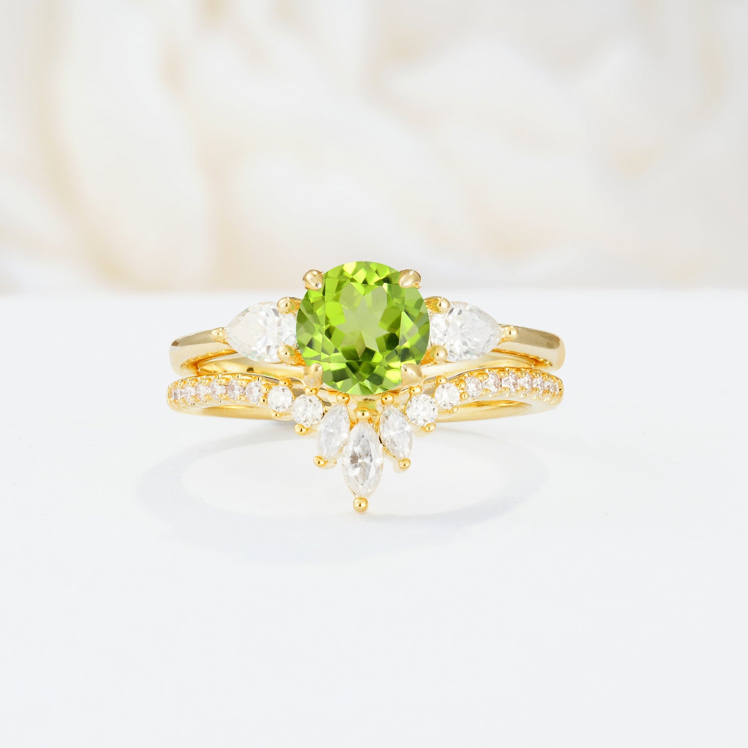 Classic Luxury Round Cut Peridot Bridal Ring Set