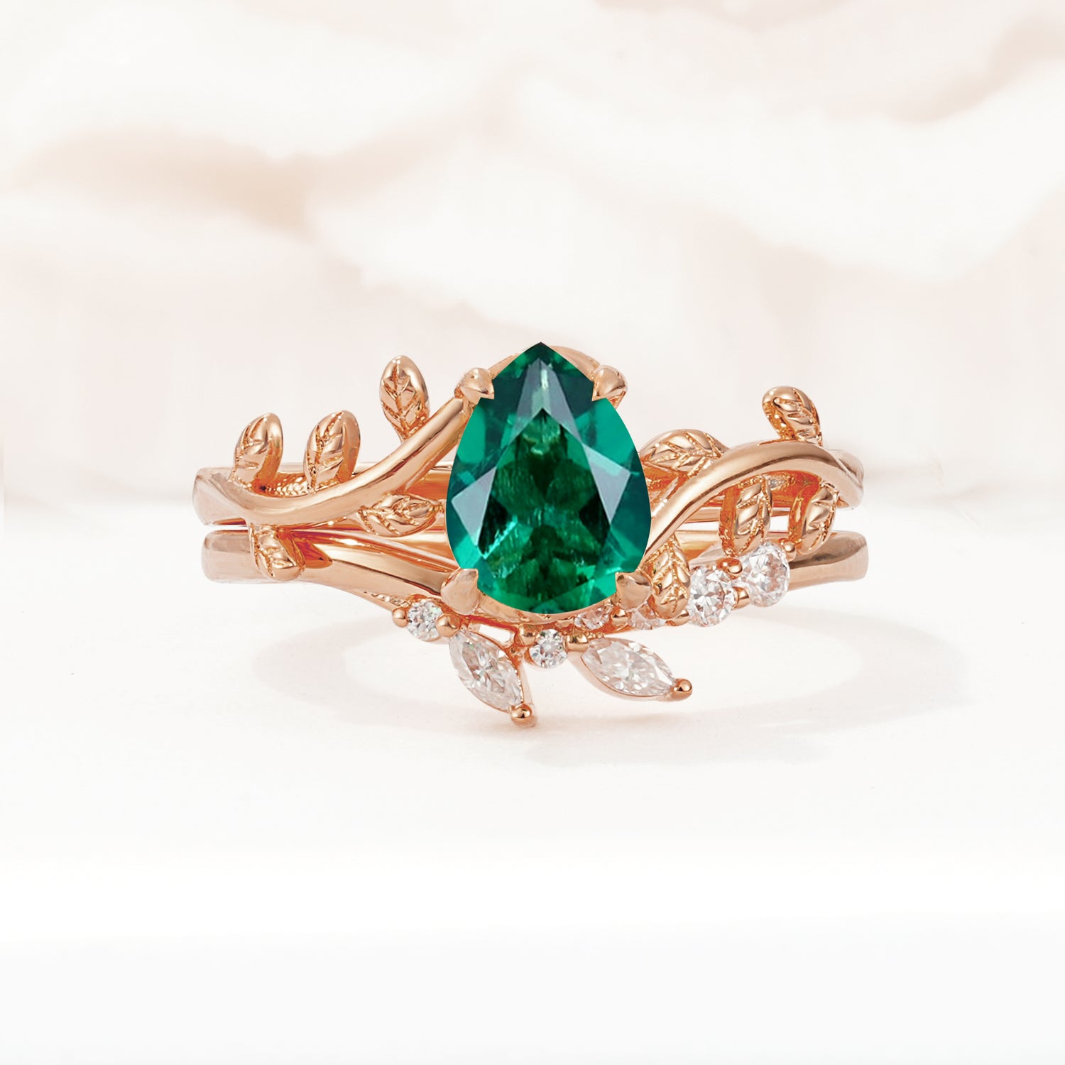 Nature-Inspired Pear Cut Emerald Bridal Ring Set