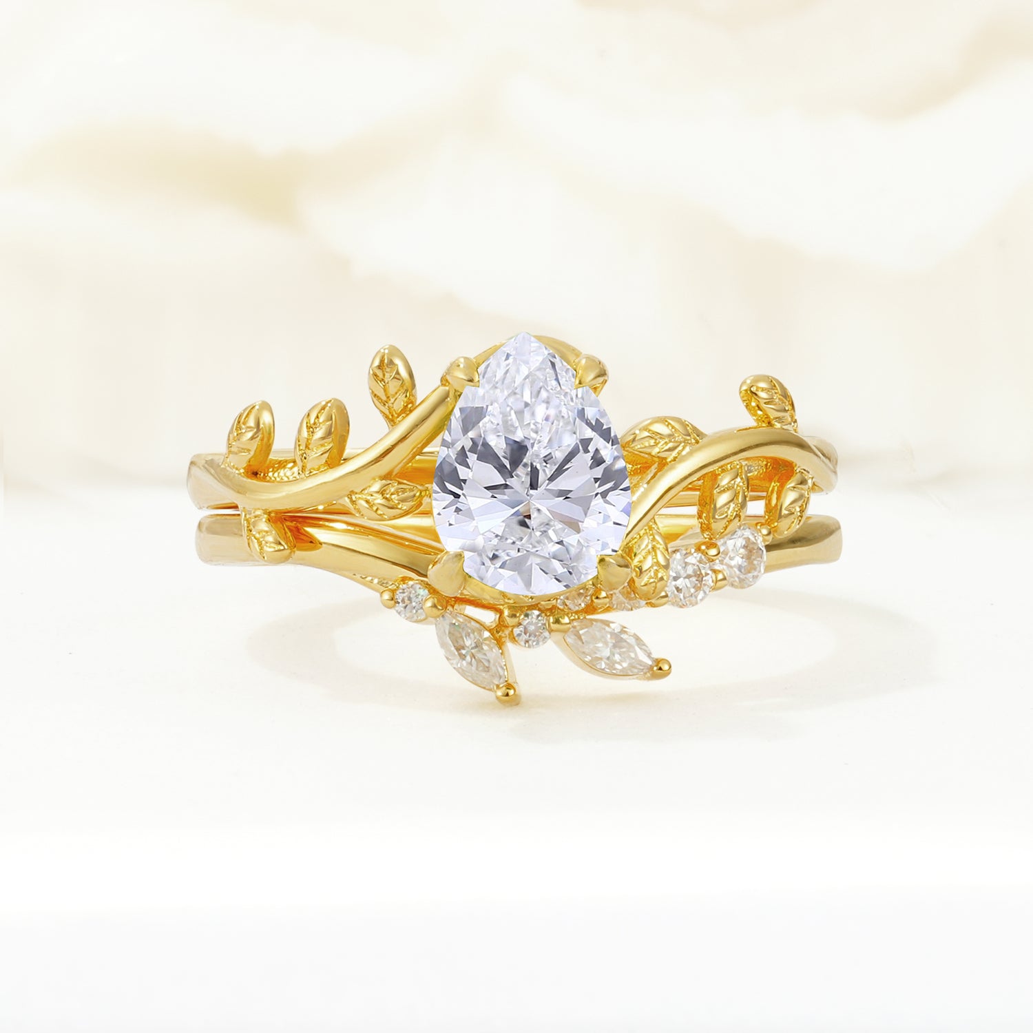Nature-Inspired Pear Cut Lab Diamond Bridal Ring Set