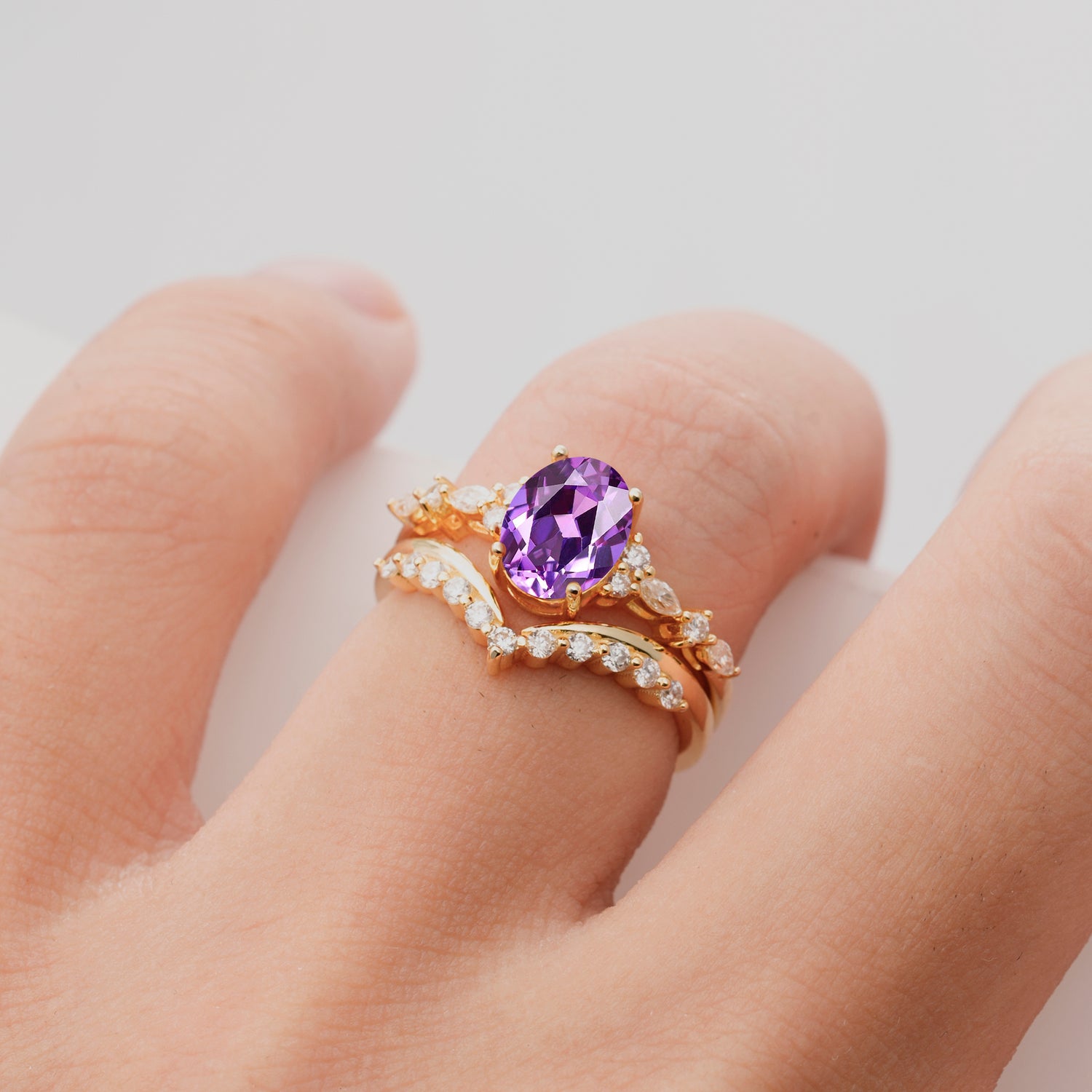 Vintage Style Oval Amethyst Engagement Ring Set for Women