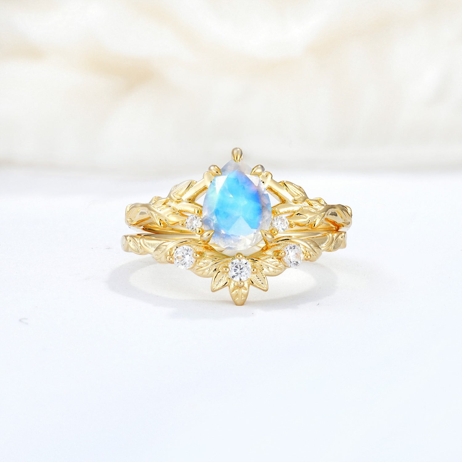 SR17127 Moonstone Ring - Yellow-Gold