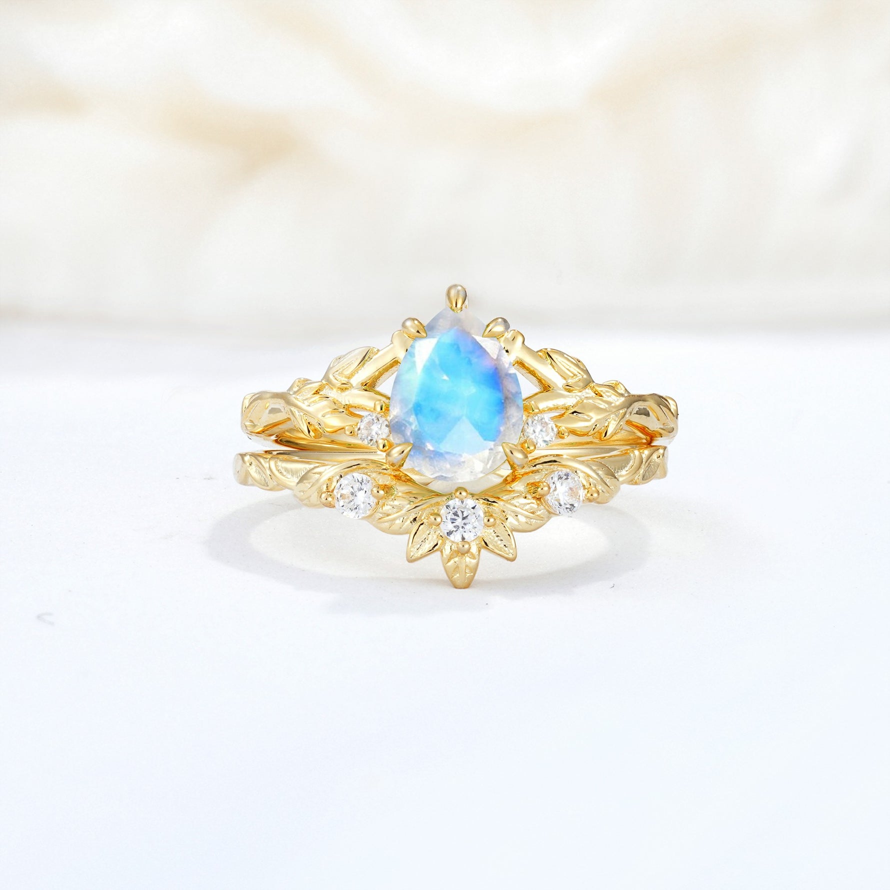 SR17127 Moonstone Ring - Yellow-Gold