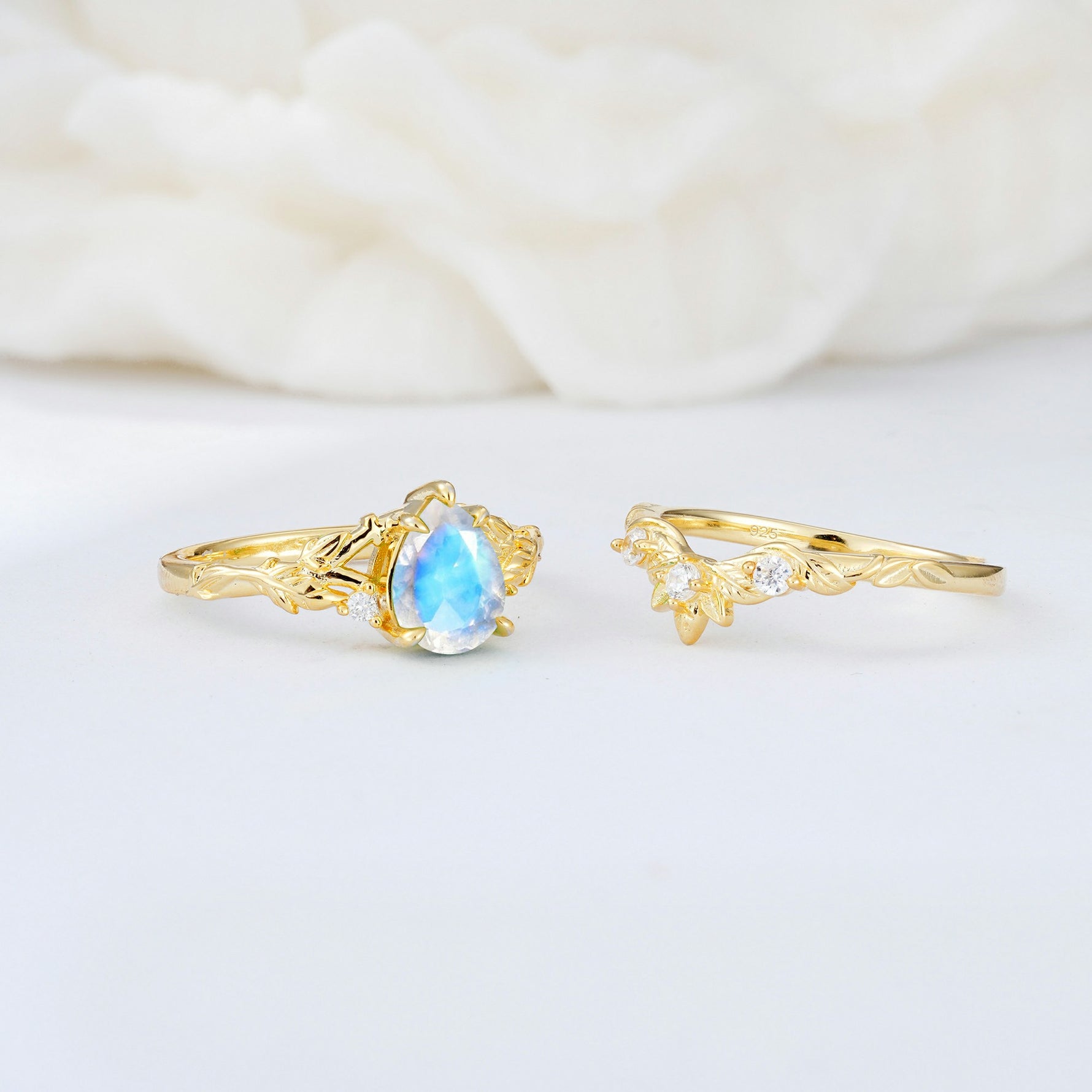 SR17127 Moonstone Ring - White-Gold