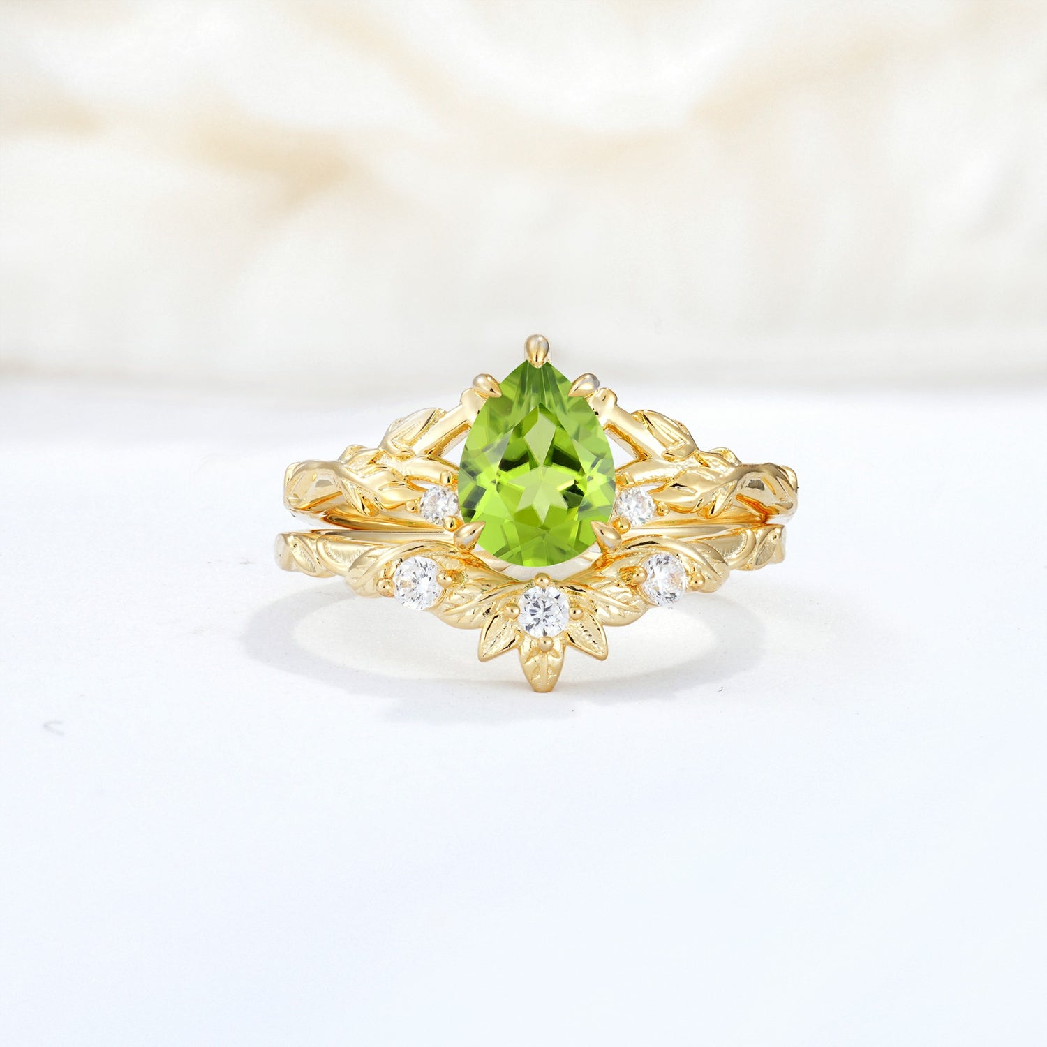 SR17127 Peridot Ring - Yellow-Gold
