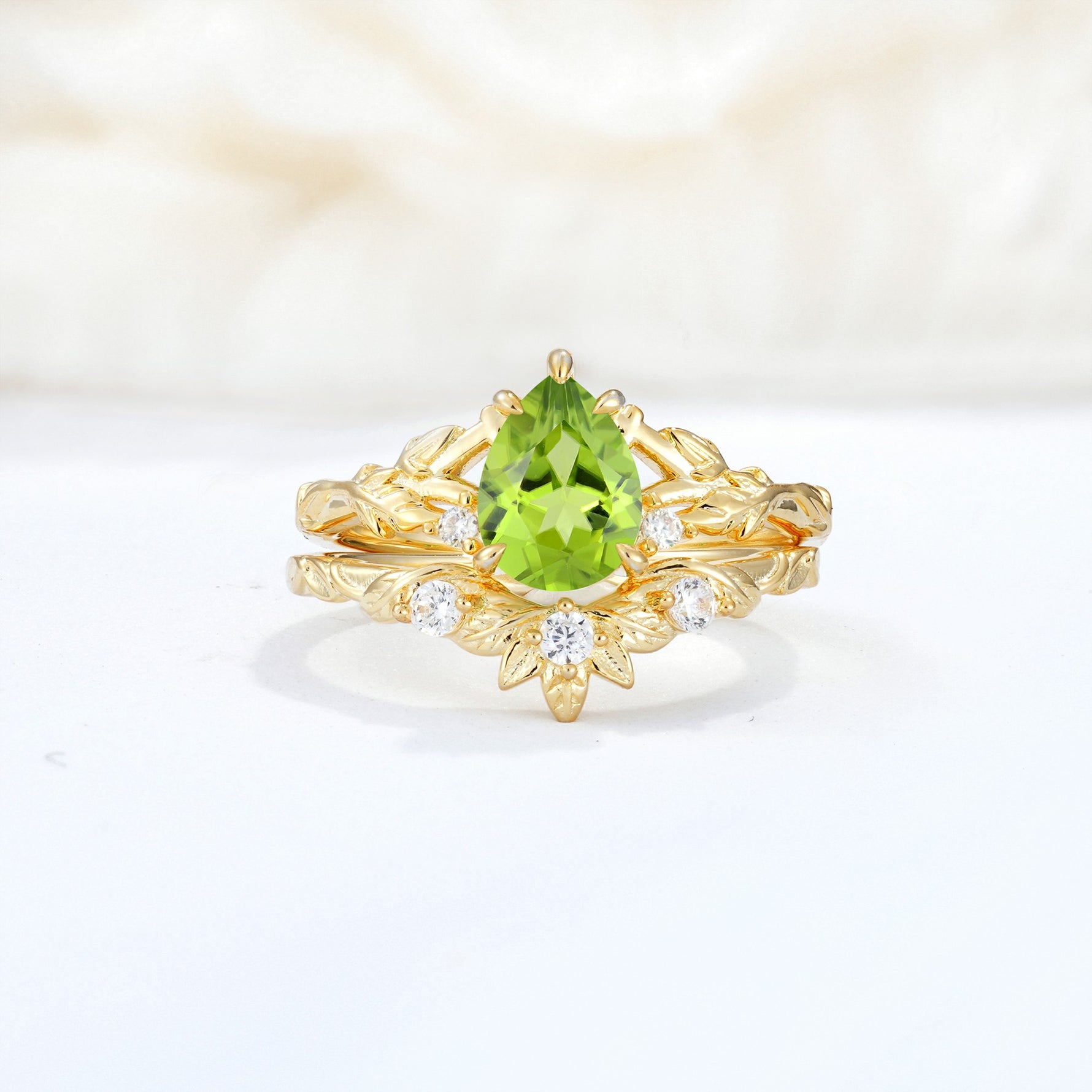 SR17127 Peridot Ring - Yellow-Gold