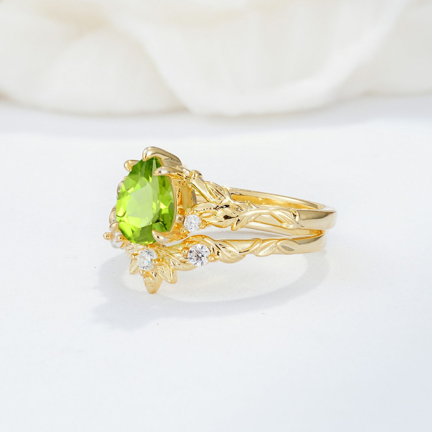 SR17127 Peridot Ring - Rose-Gold