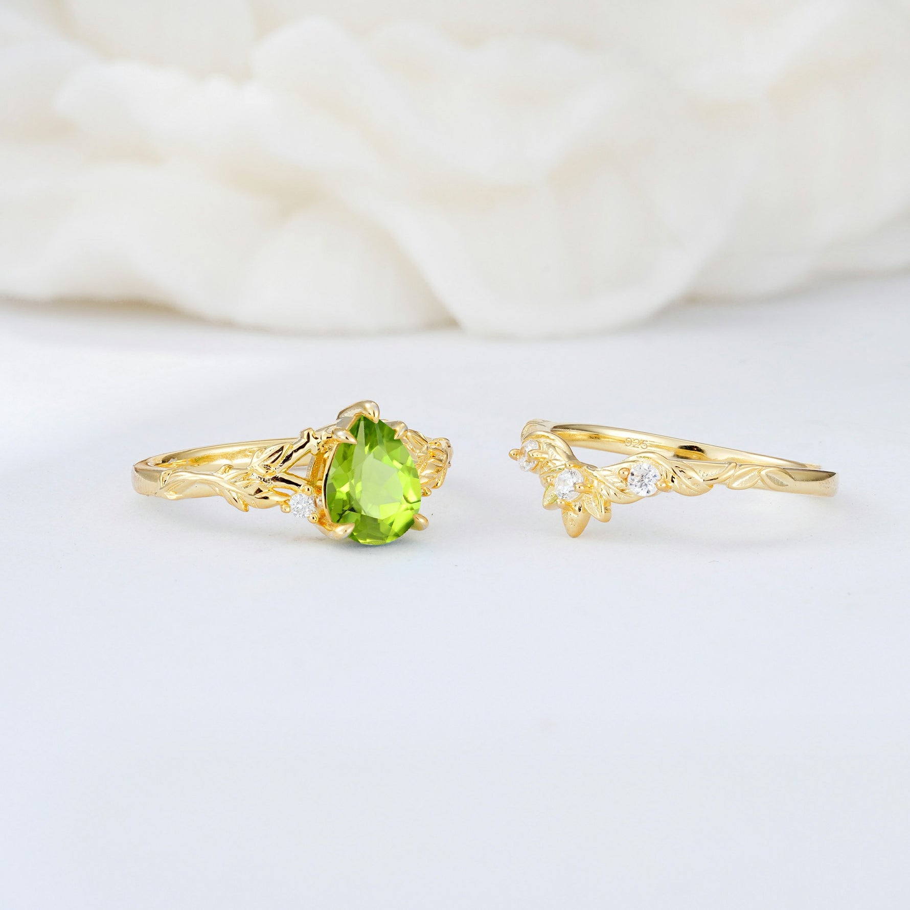 SR17127 Peridot Ring - White-Gold