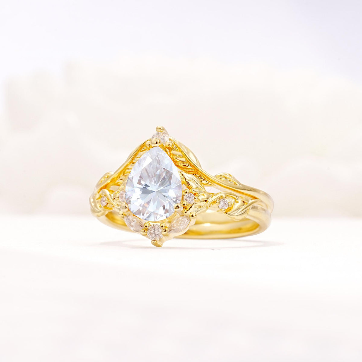 Vintage Filigree Pear Cut Moissanite Engagement Ring Set - Rose-Gold