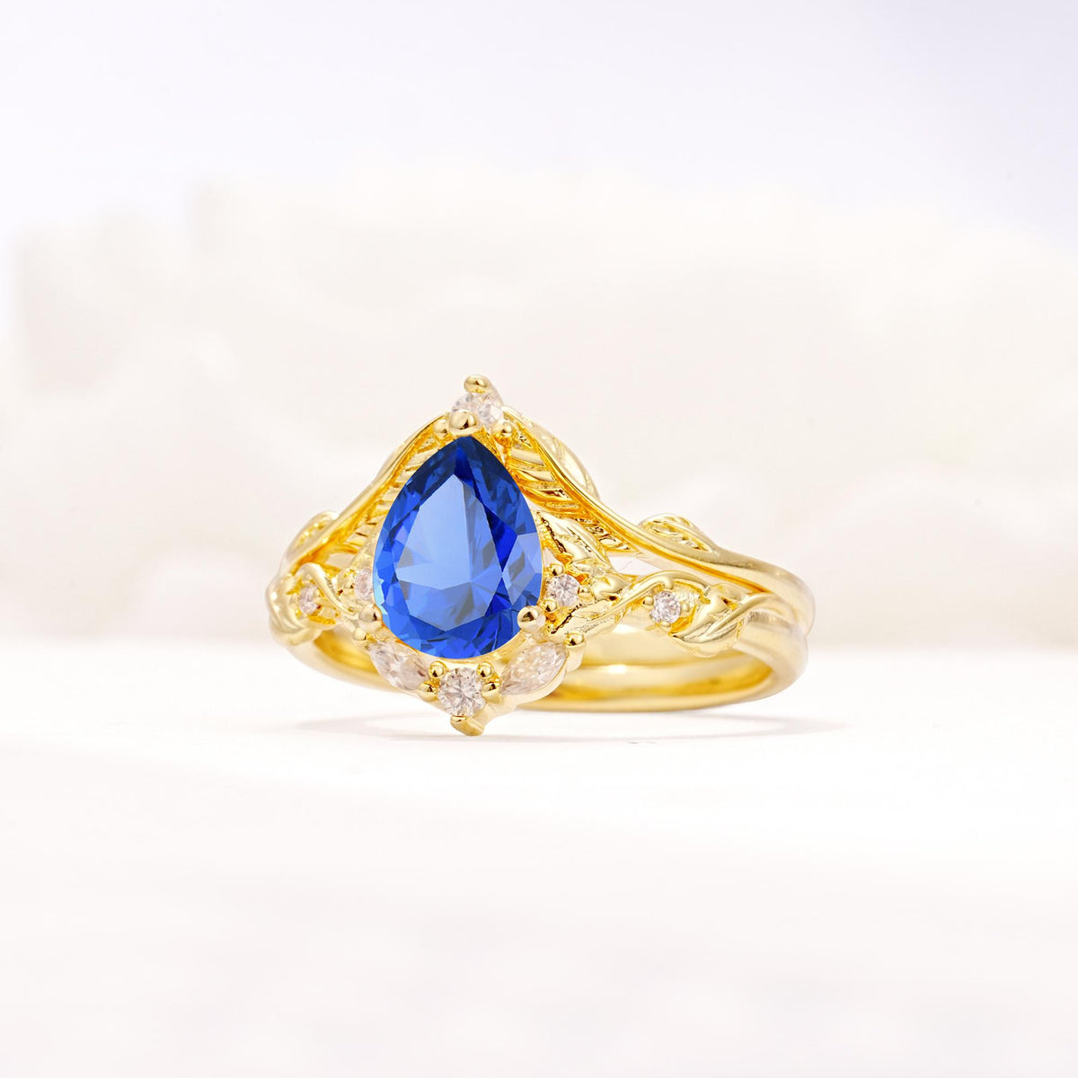 Vintage Filigree Pear Cut Sapphire Engagement Ring Set - Rose-Gold