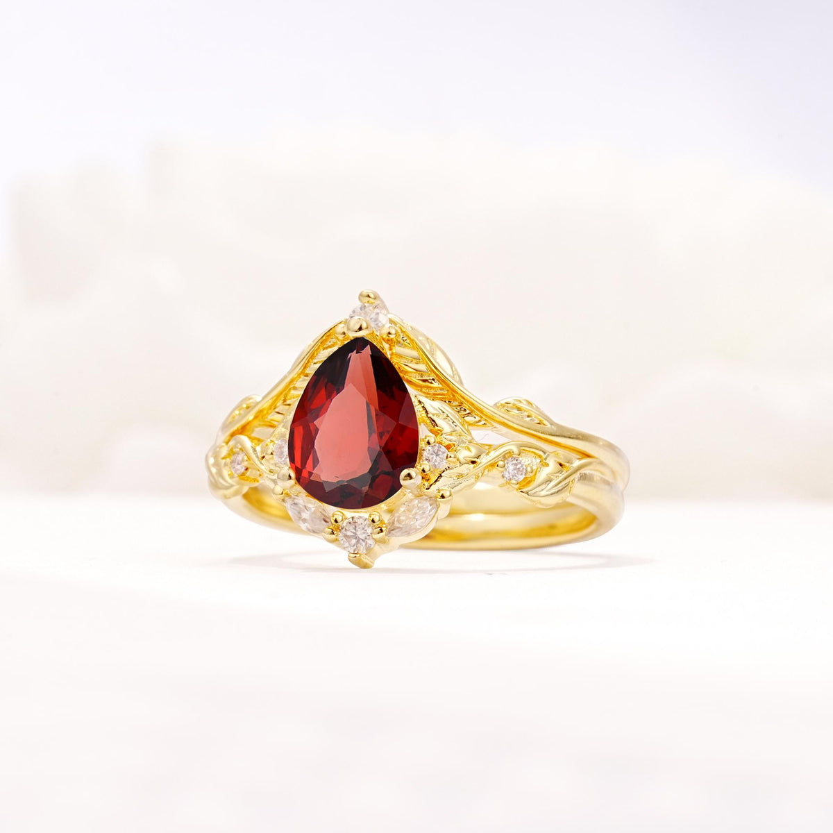 Vintage Filigree Pear Cut Garnet Engagement Ring Set - Rose-Gold