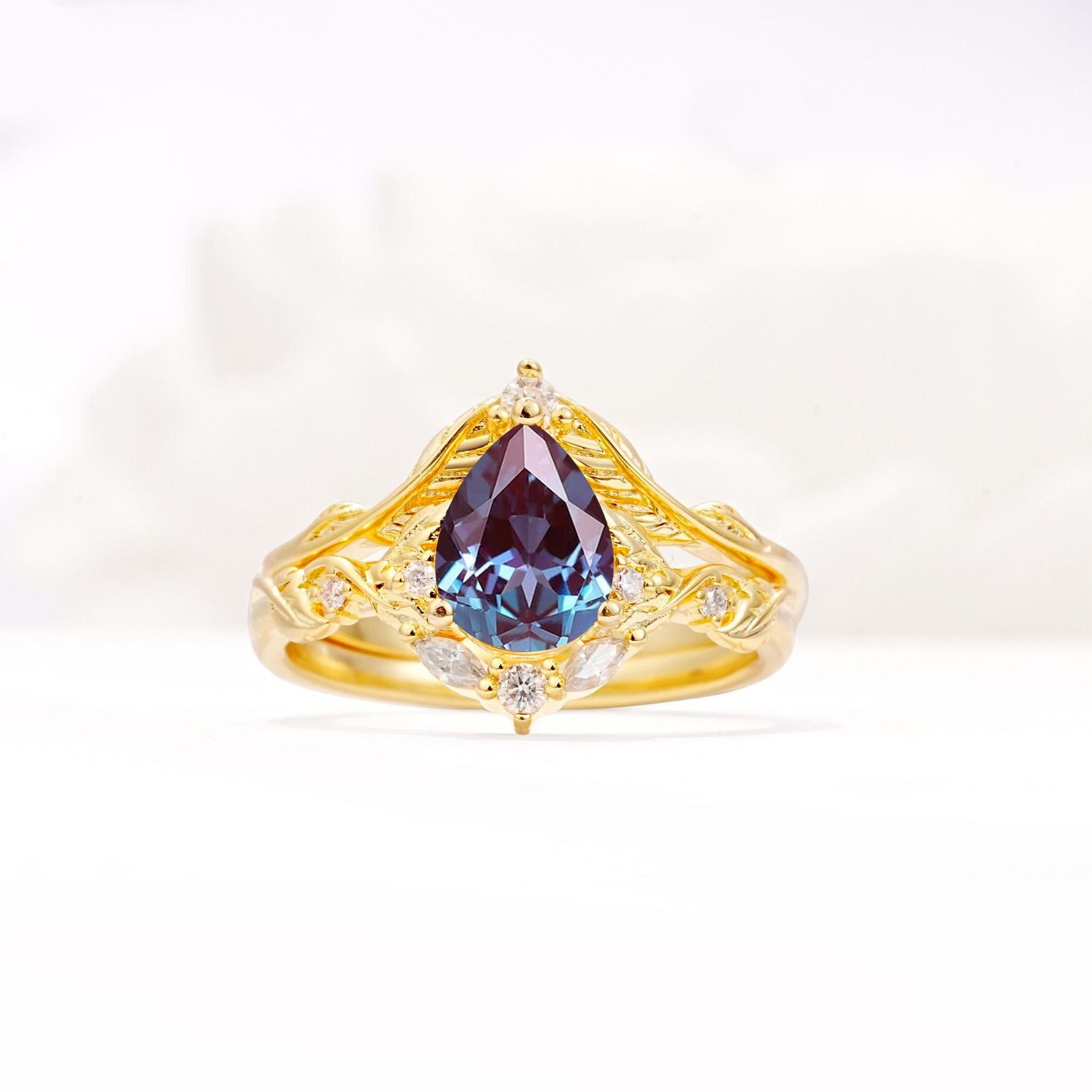 Vintage Filigree Pear Cut Alexandrite Engagement Ring Set - Yellow-Gold