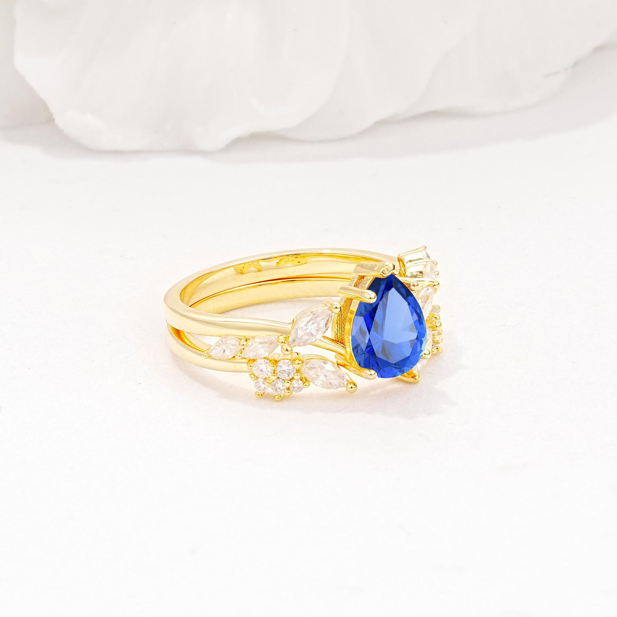 Nature-Inspired Pear Cut Sapphire Engagement Ring Set with Marquise Leaf - Rose-Gold