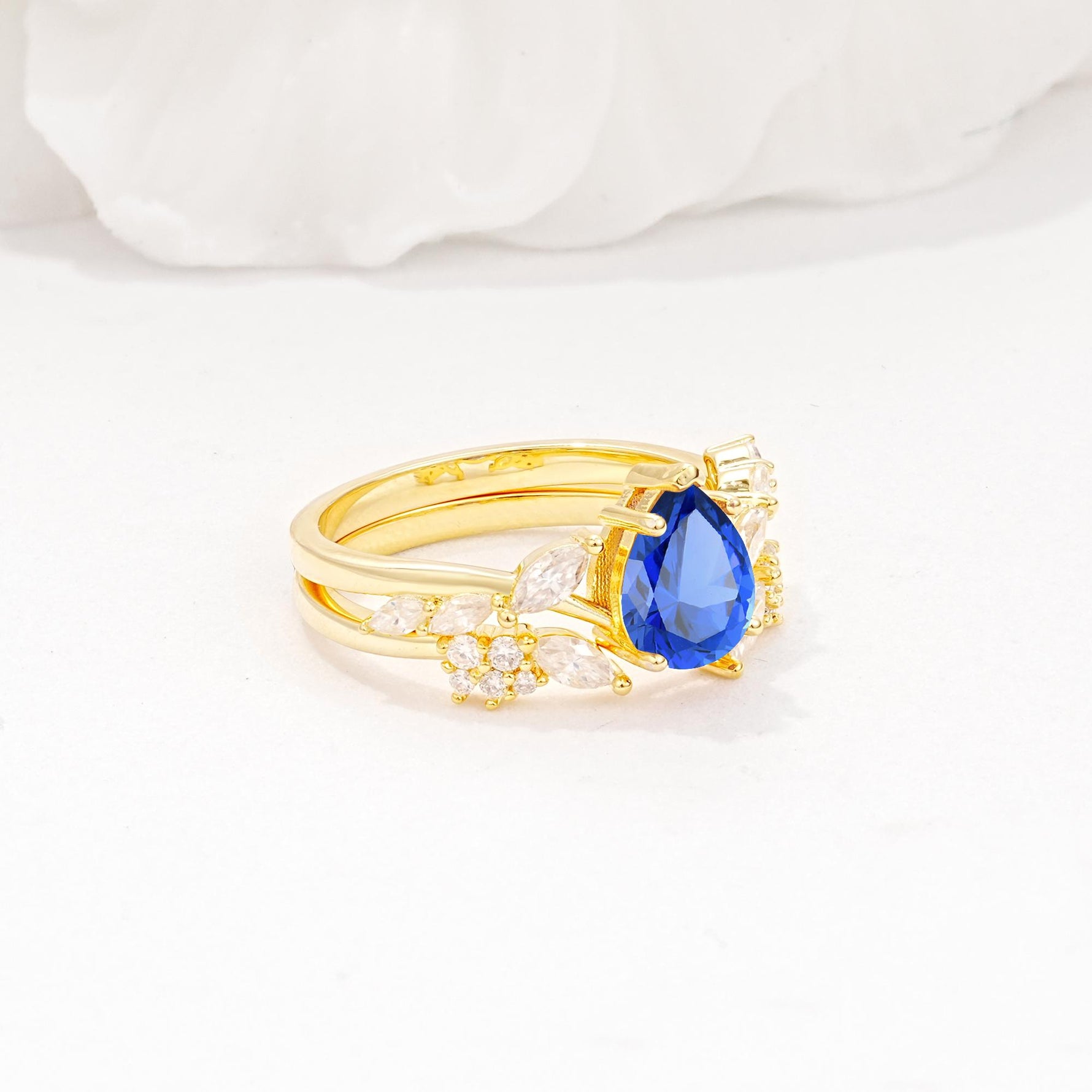Nature-Inspired Pear Cut Sapphire Engagement Ring Set with Marquise Leaf - Rose-Gold