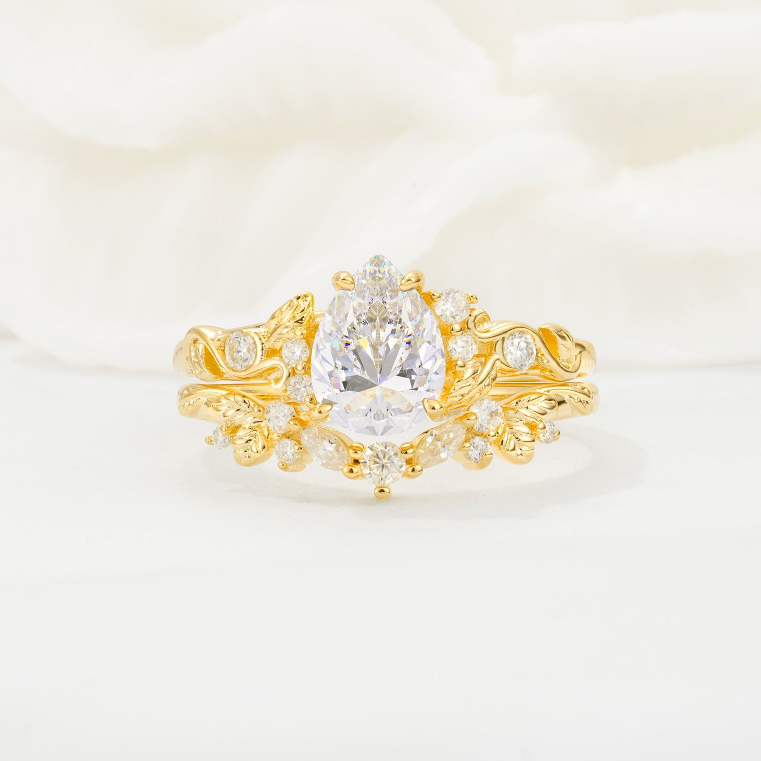 Vintage Pear Cut Moissanite Bridal Ring Set - Yellow-Gold