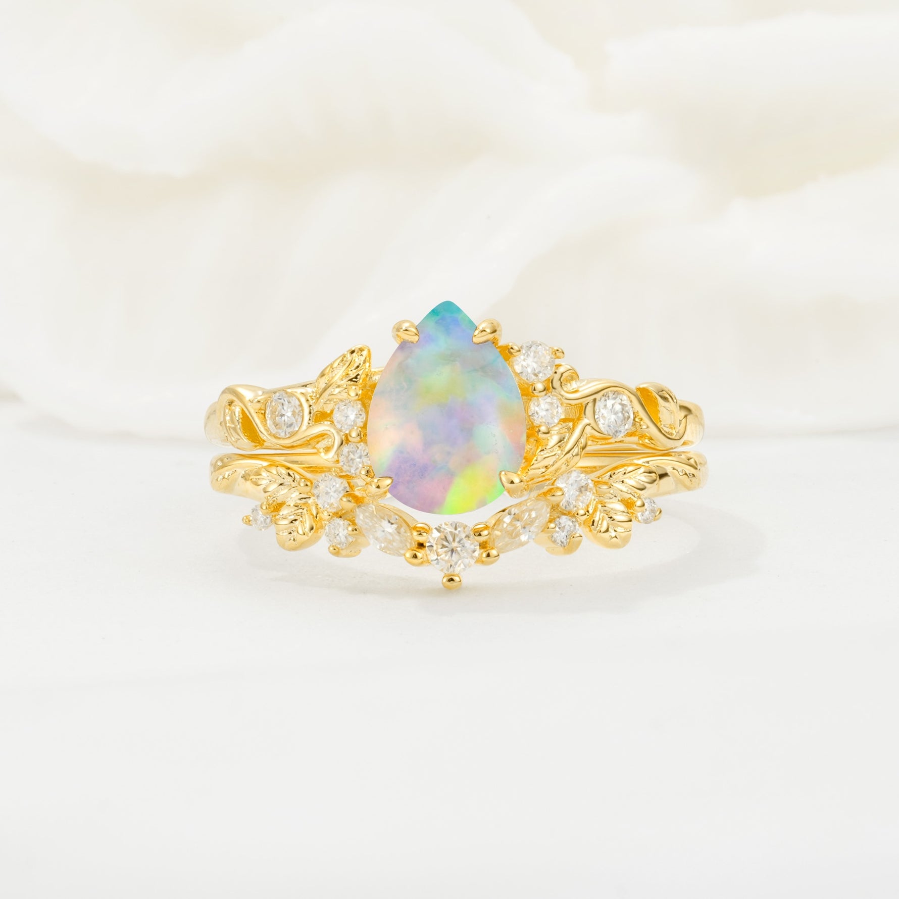Vintage Pear Cut Fire Opal Bridal Ring Set - Yellow-Gold