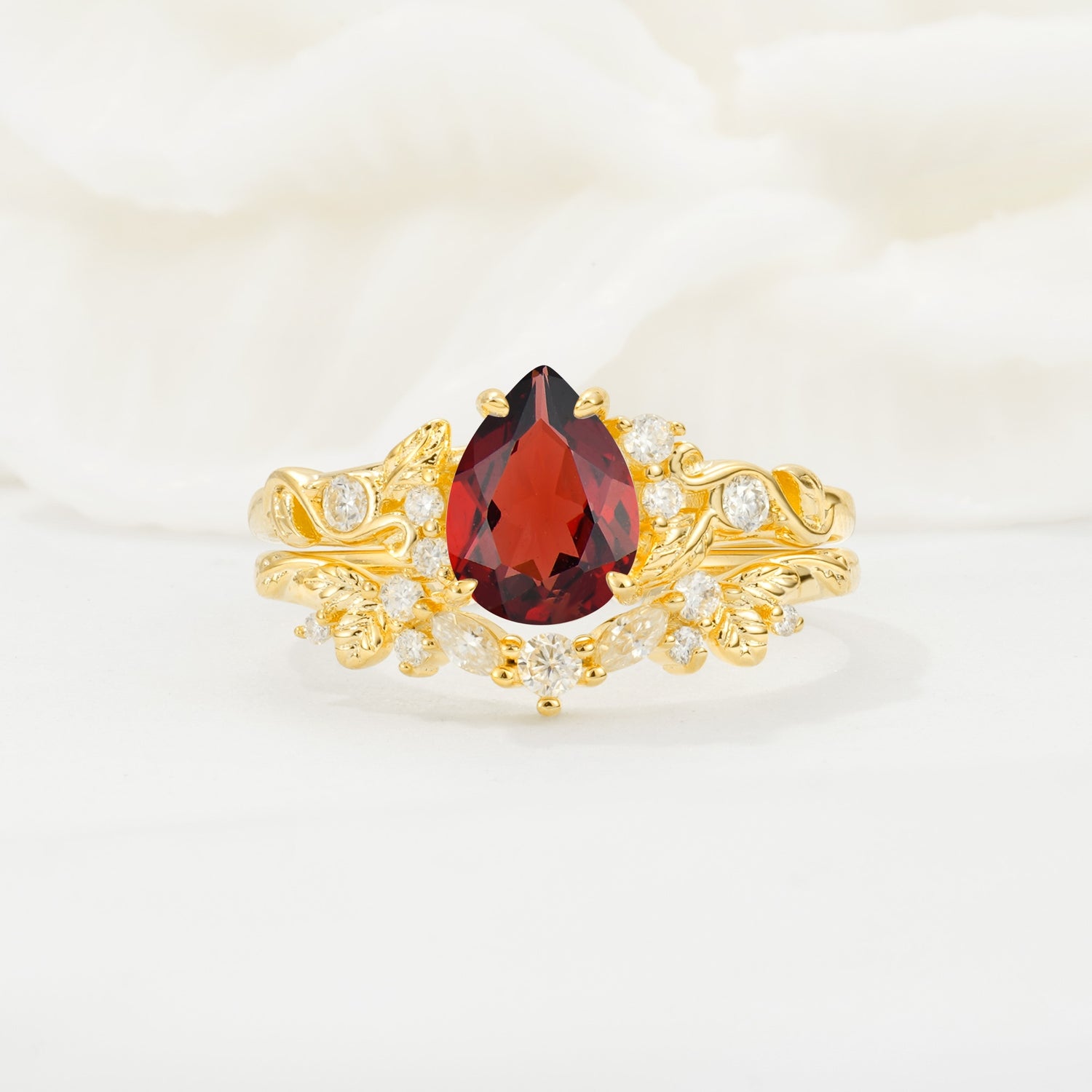 Vintage Pear Cut Garnet Bridal Ring Set - Yellow-Gold