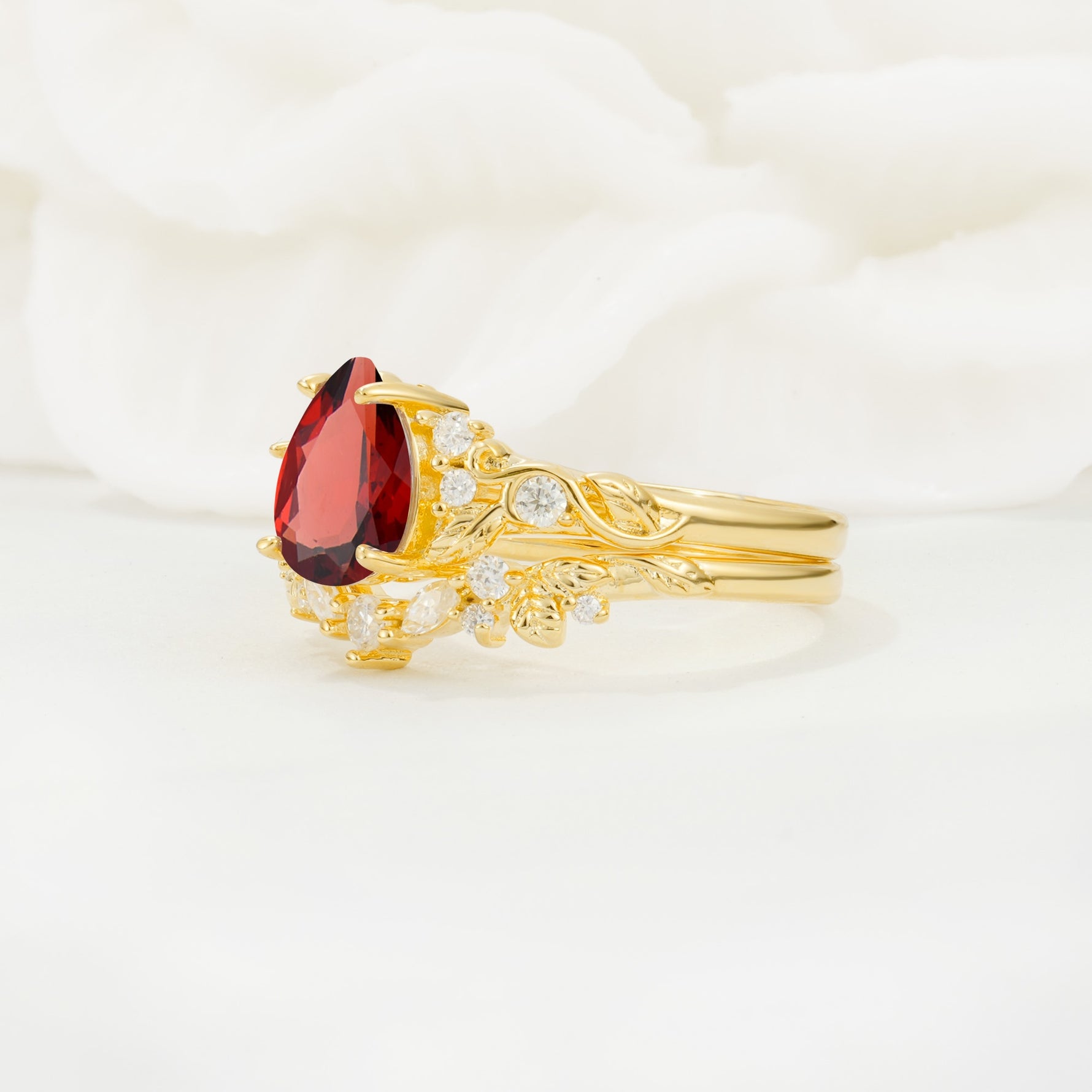 Vintage Pear Cut Garnet Bridal Ring Set - Rose-Gold