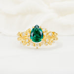 Vintage Pear Cut Emerald Bridal Ring Set - Yellow-Gold
