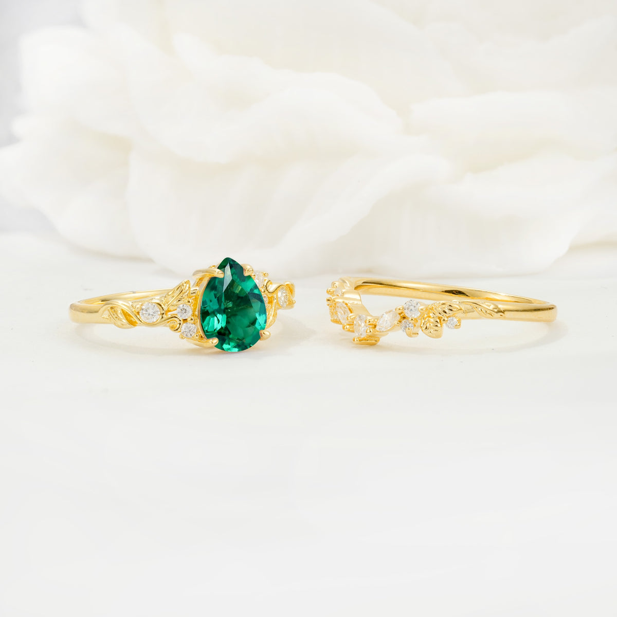 Vintage Pear Cut Emerald Bridal Ring Set - White-Gold
