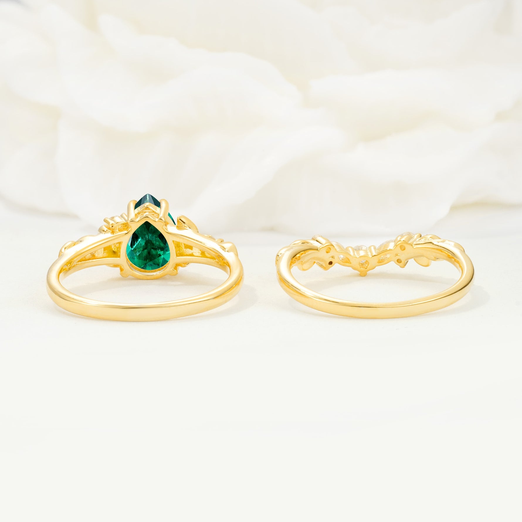 Vintage Pear Cut Emerald Bridal Ring Set - Additional view