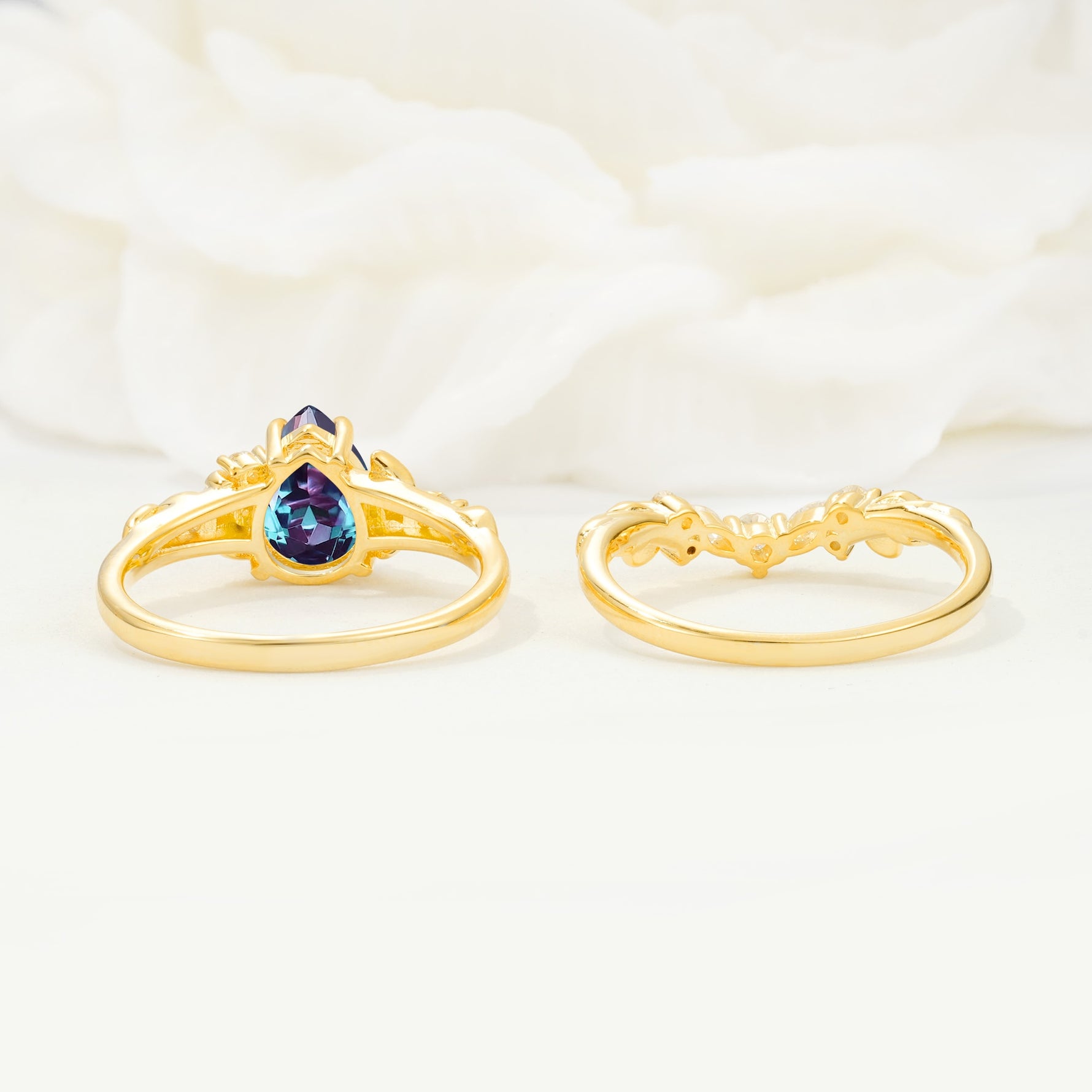 Vintage Pear Cut Alexandrite Bridal Ring Set - Additional view