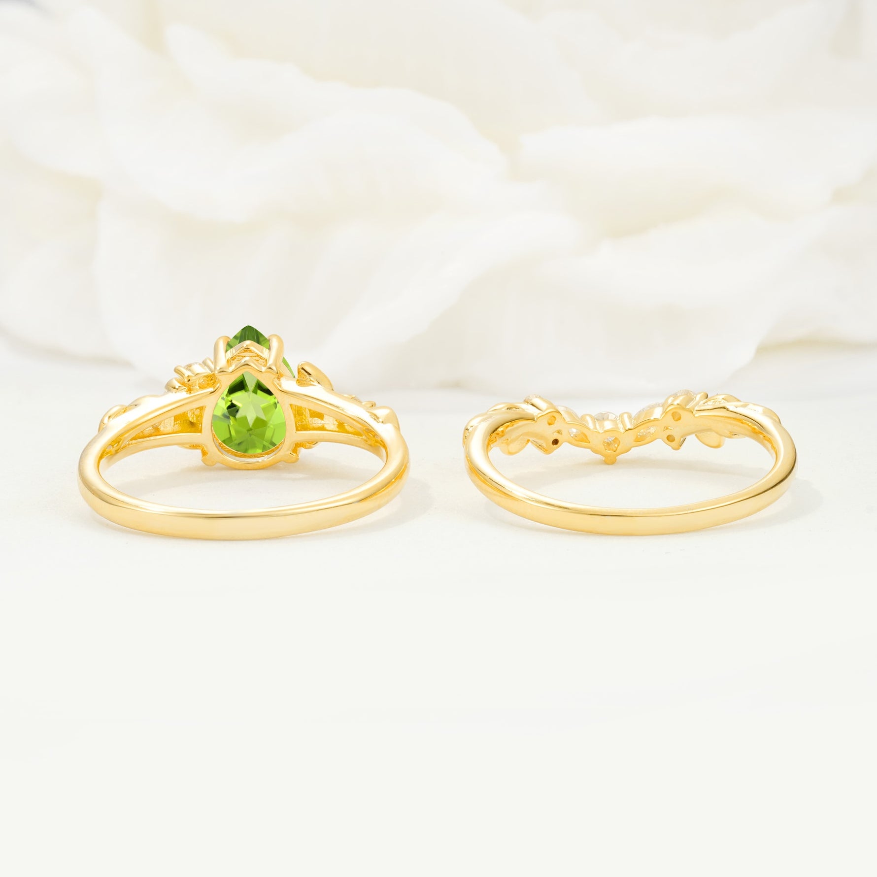 Vintage Pear Cut Peridot Bridal Ring Set - Additional view