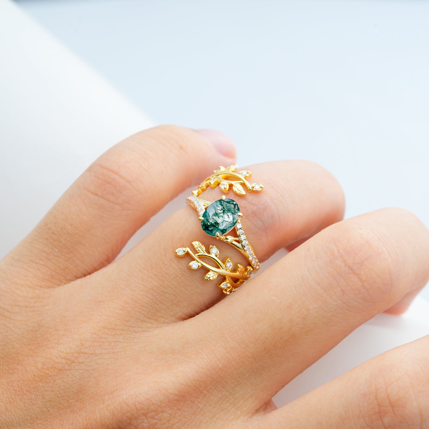 Nature-Inspired Gold Leaf Moss Agate Bridal Ring Set with Oval Cut