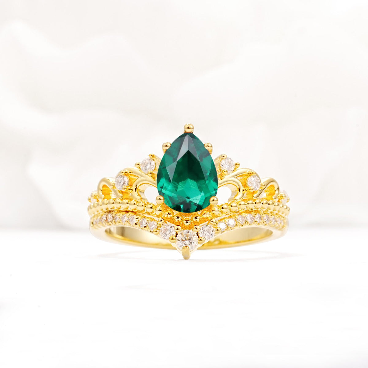 Vintage Pear Cut Emerald Crown Engagement Ring Set - Additional view