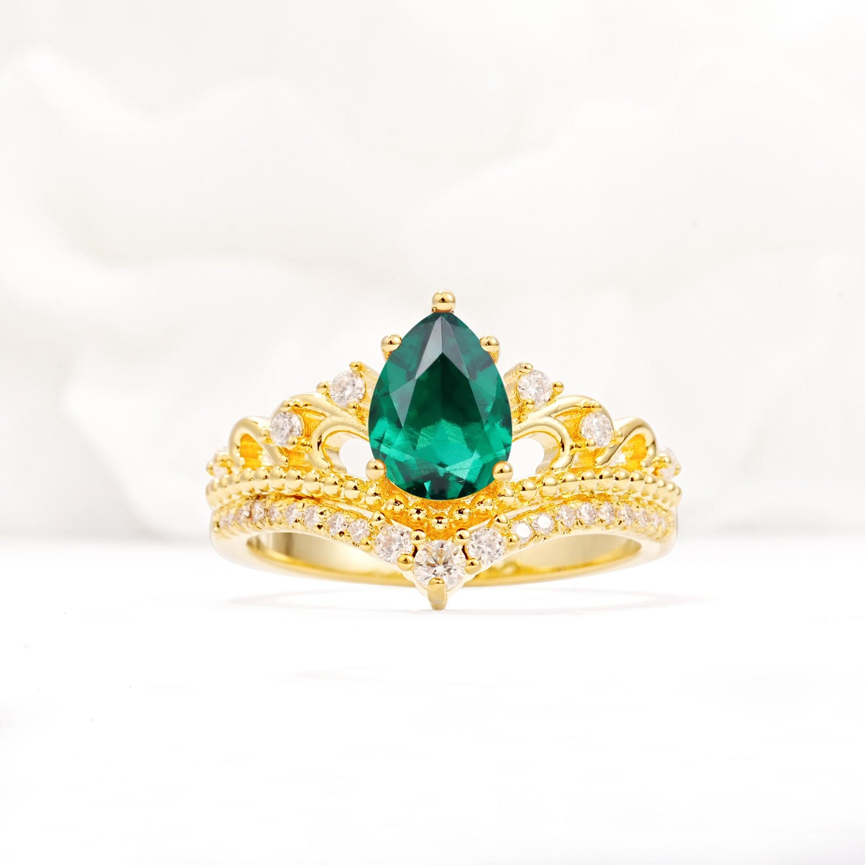 Vintage Pear Cut Emerald Crown Engagement Ring Set - Additional view