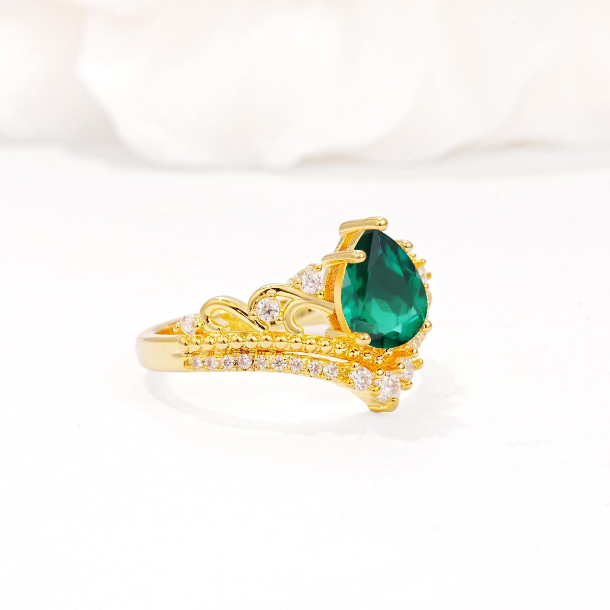 Vintage Pear Cut Emerald Crown Engagement Ring Set - Additional view