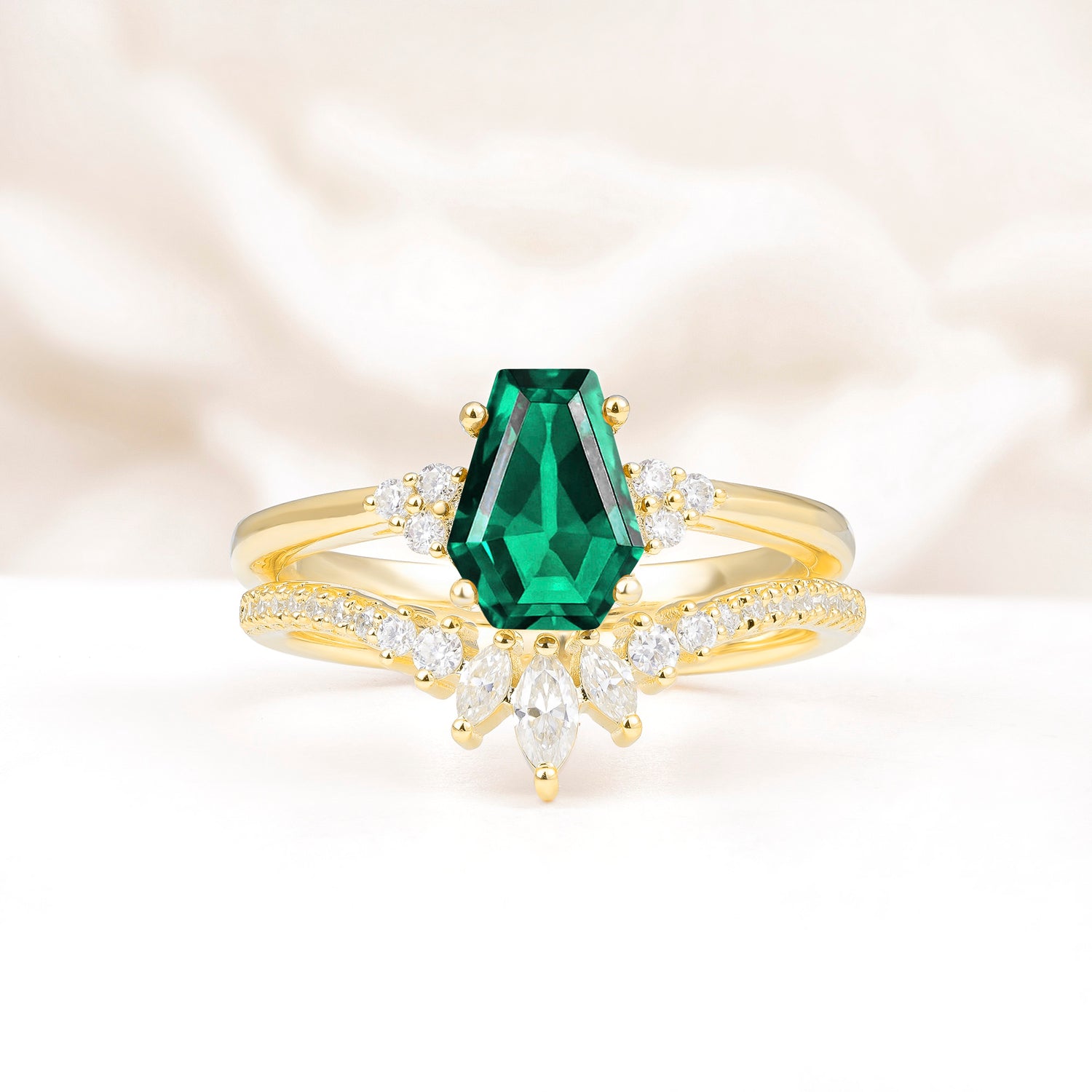 Unique and Luxurious Coffin Cut Emerald Bridal Ring Set