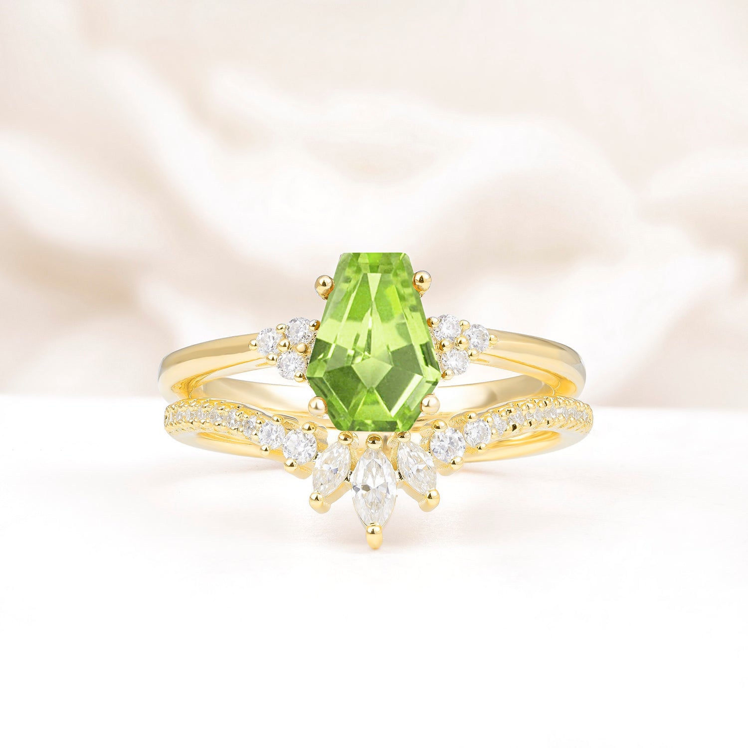 Unique and Luxurious Coffin Cut Peridot Bridal Ring Set