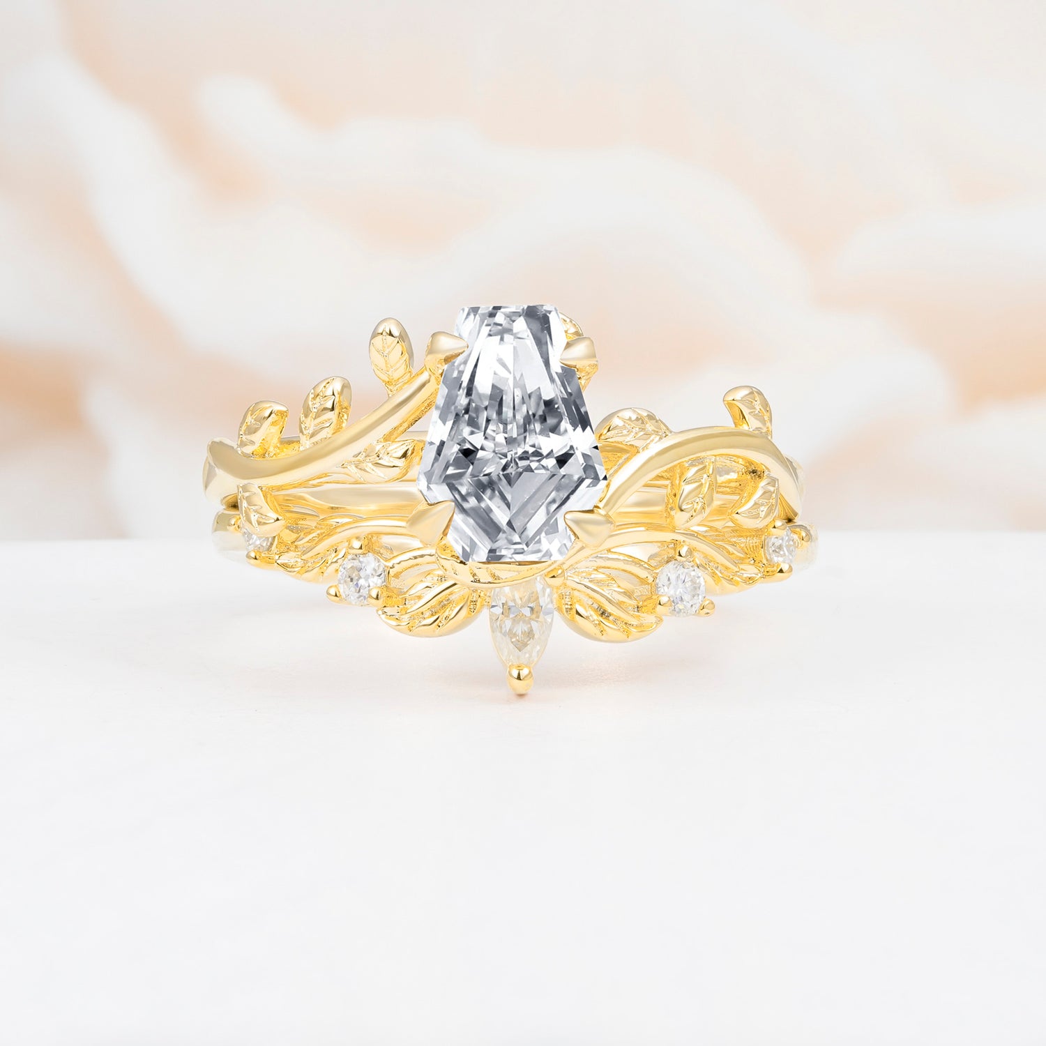 Nature-Inspired Design Coffin Cut Lab Diamond Bridal Ring Set