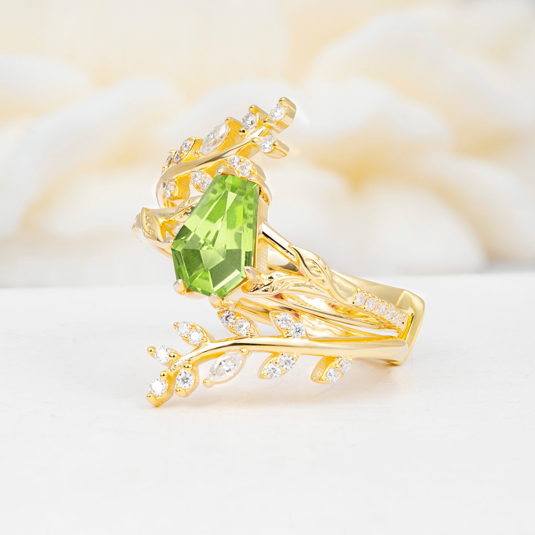 SR17144 Peridot Ring - White-Gold