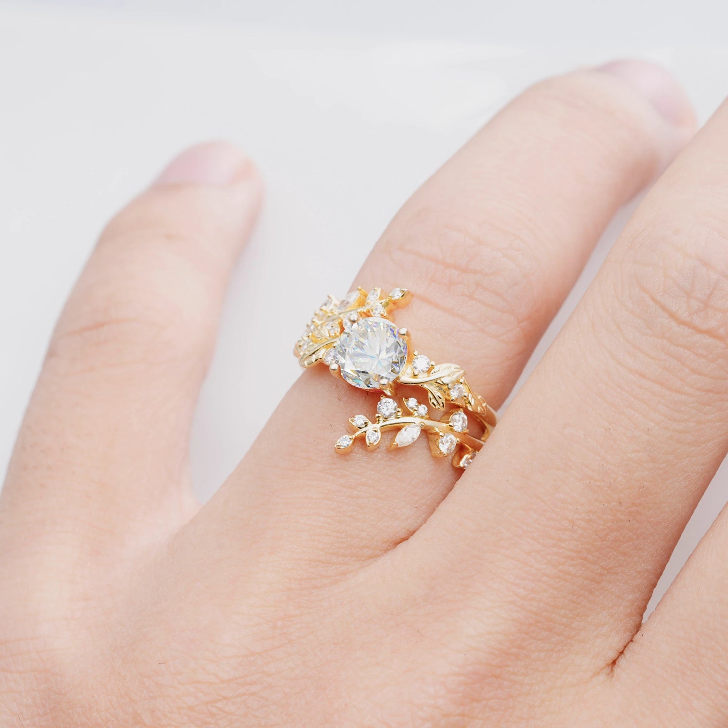 Nature Inspired Leaf Moissanite Engagement Ring Set for Women