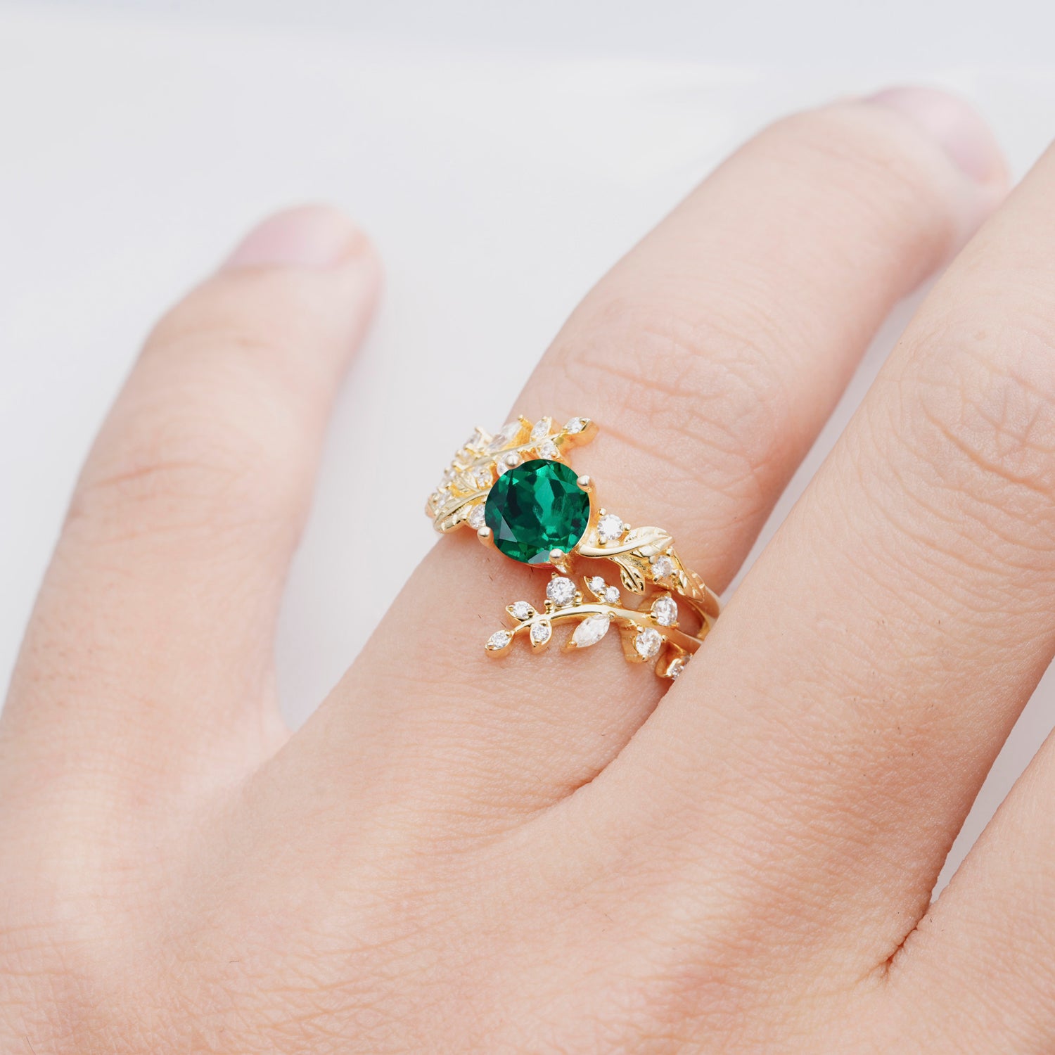 Nature Inspired Leaf Emerald Bridal Ring Set for Women