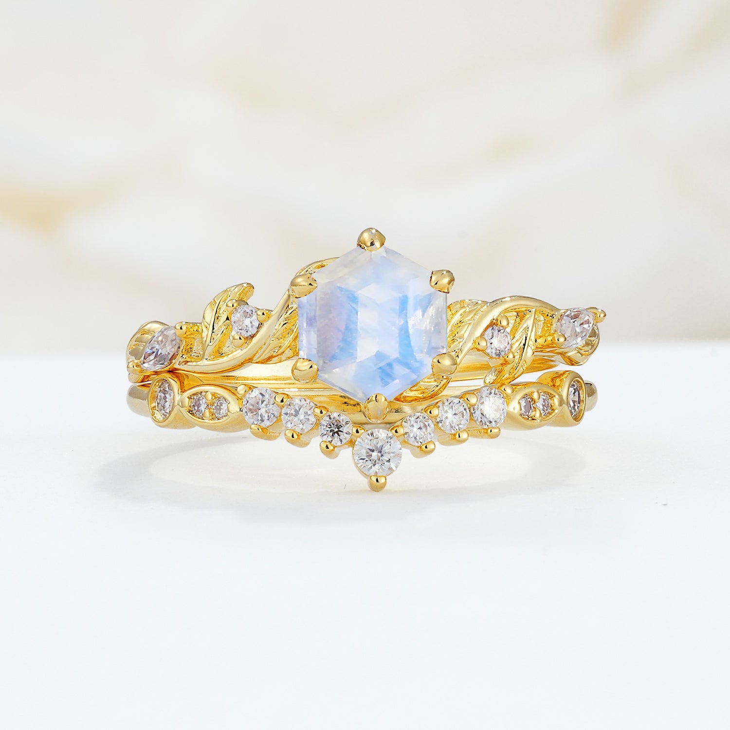 SR17149 Moonstone Ring - Yellow-Gold