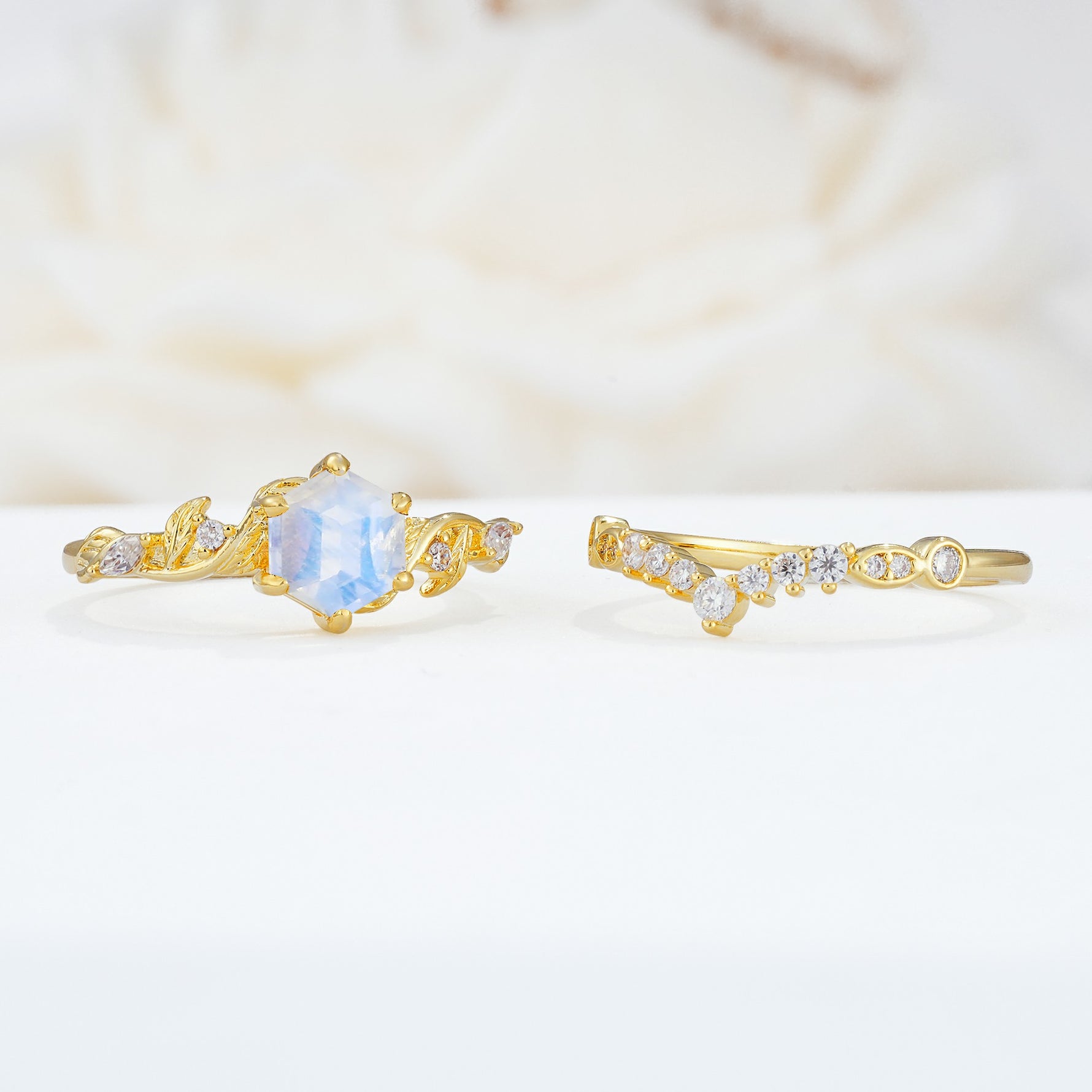 SR17149 Moonstone Ring - White-Gold