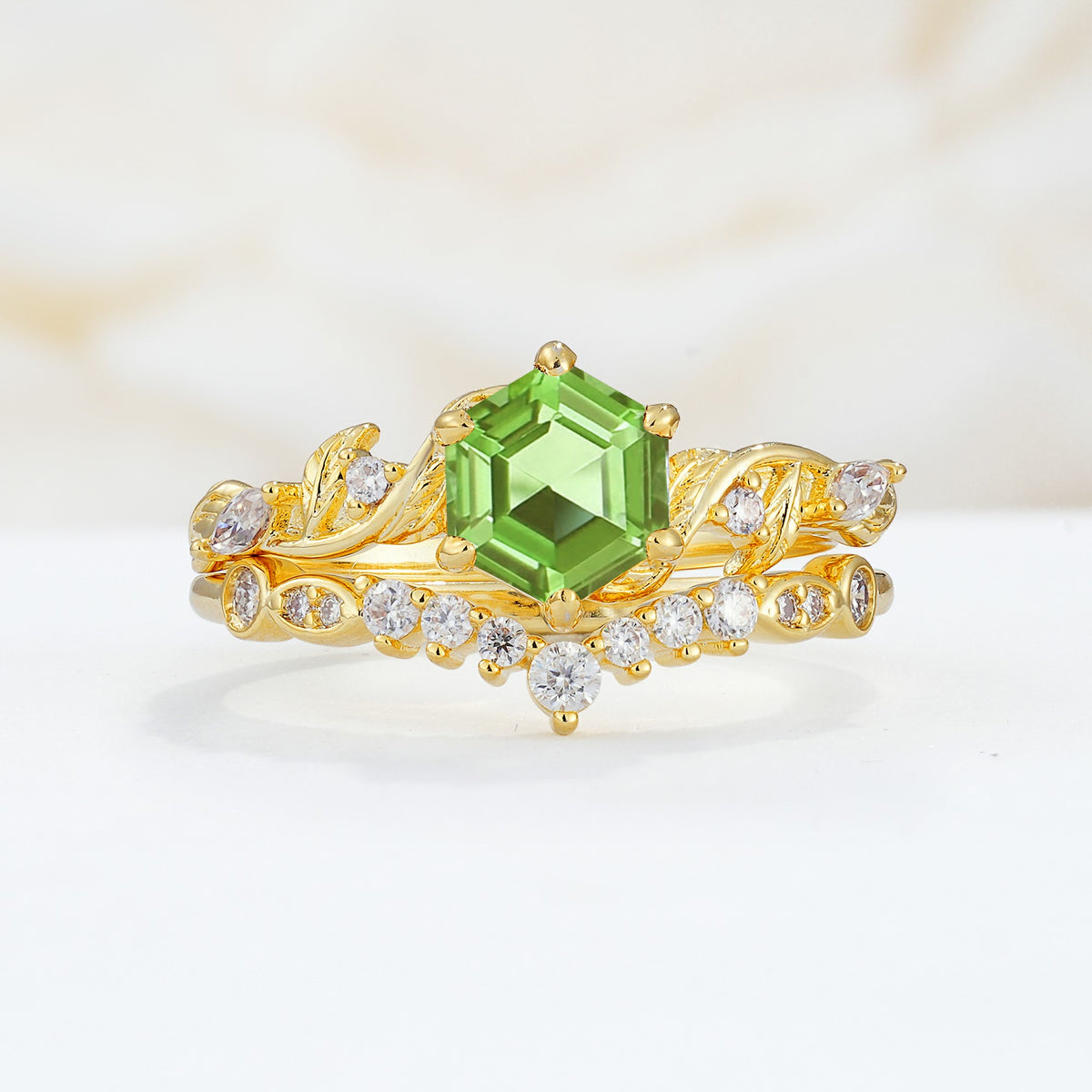 SR17149 Peridot Ring - Yellow-Gold