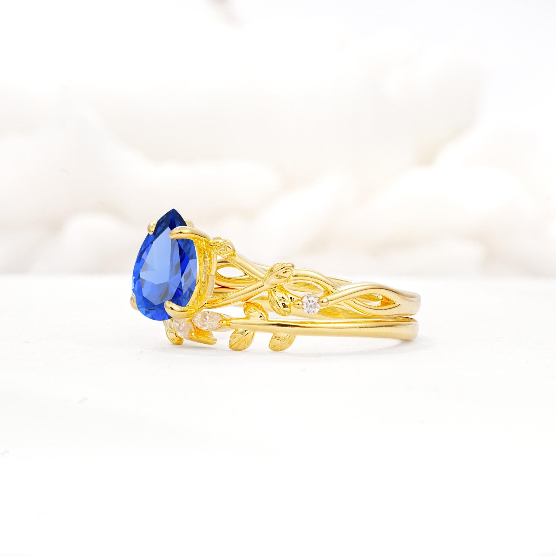 Botanical Twisted Vine Pear Cut Sapphire Bridal Ring Set - Rose-Gold